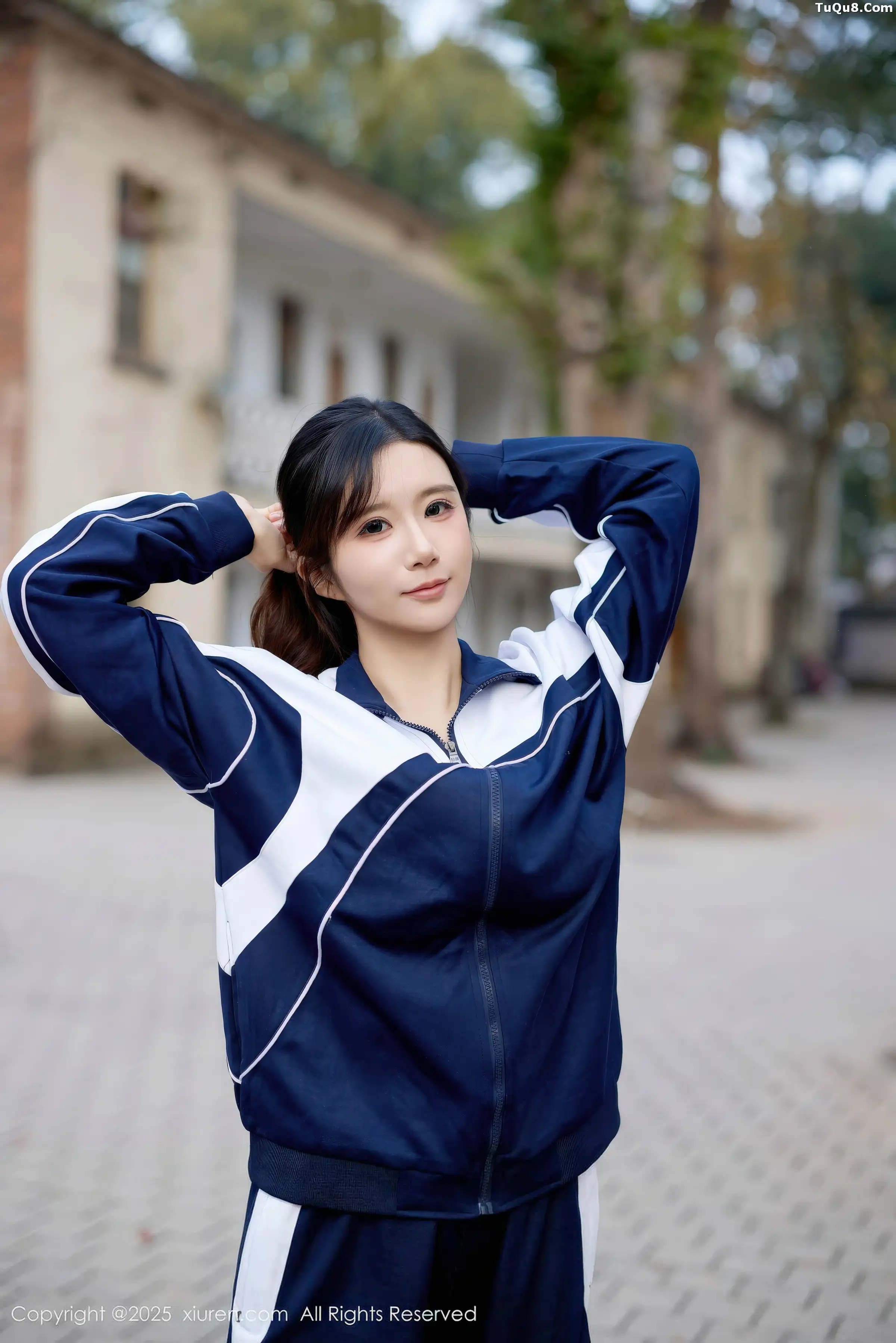 2kmn.vip_[XiuRen秀人网]No.11103_模特小肉肉咪性感学生装露红色内衣配黑丝网袜秀凹凸身材写真72P