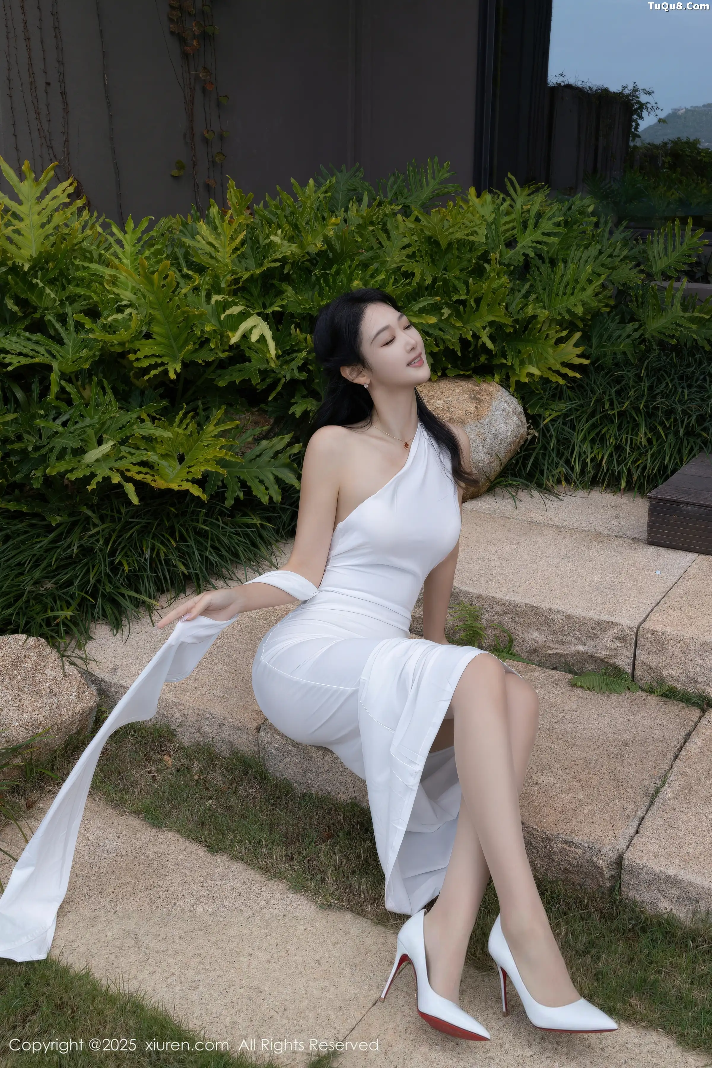 2kmn.vip_[XiuRen秀人网]No.11109_模特唐安琪性感白色长裙配超薄无内肉丝秀曼妙身姿撩人诱惑写真77P