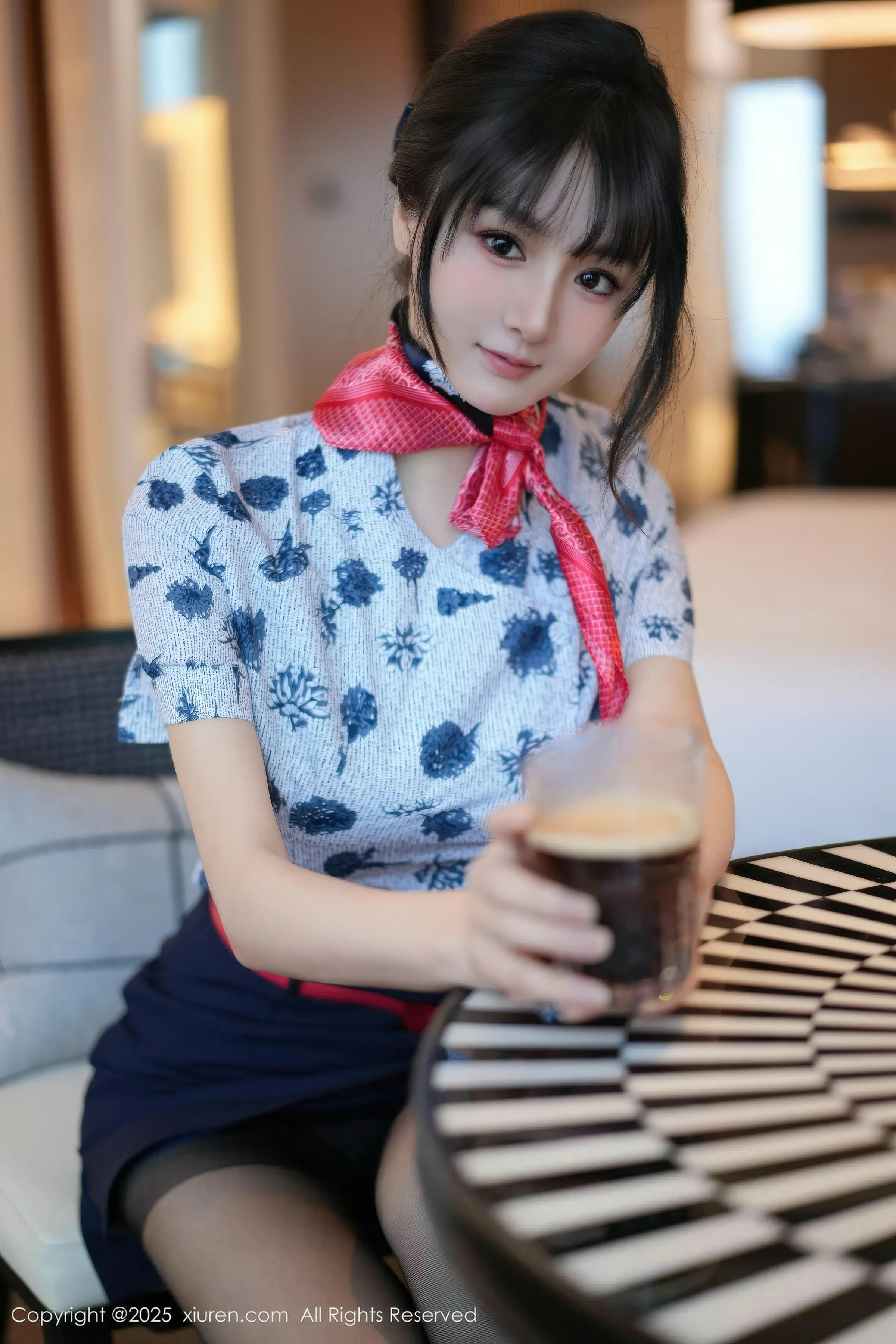 2kmn.vip_[XiuRen秀人网]No.11115_模特沈南汐RuRu性感空姐制服露灰色内衣秀凹凸身材诱惑写真80P