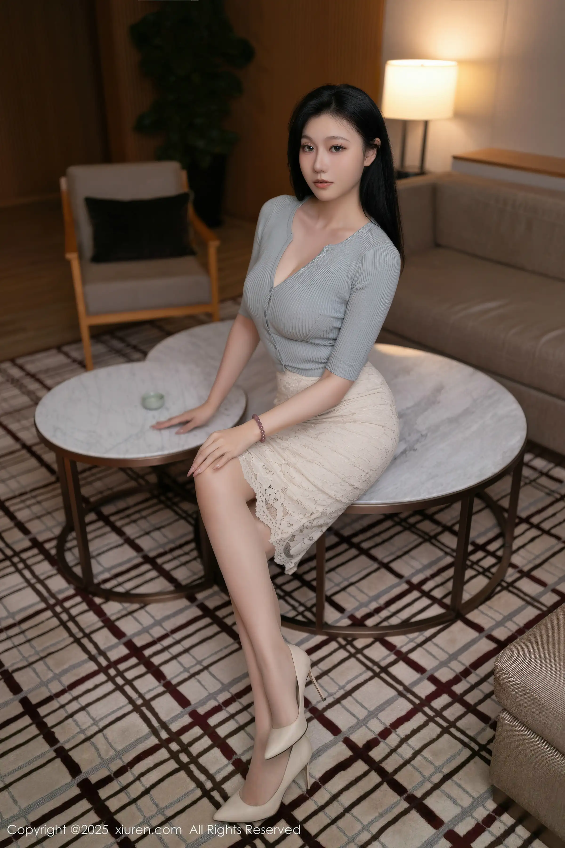 2kmn.vip_[XiuRen秀人网]No.11116_模特安然anran性感低胸服饰露粉色内衣秀曼妙身姿迷人诱惑写真80P