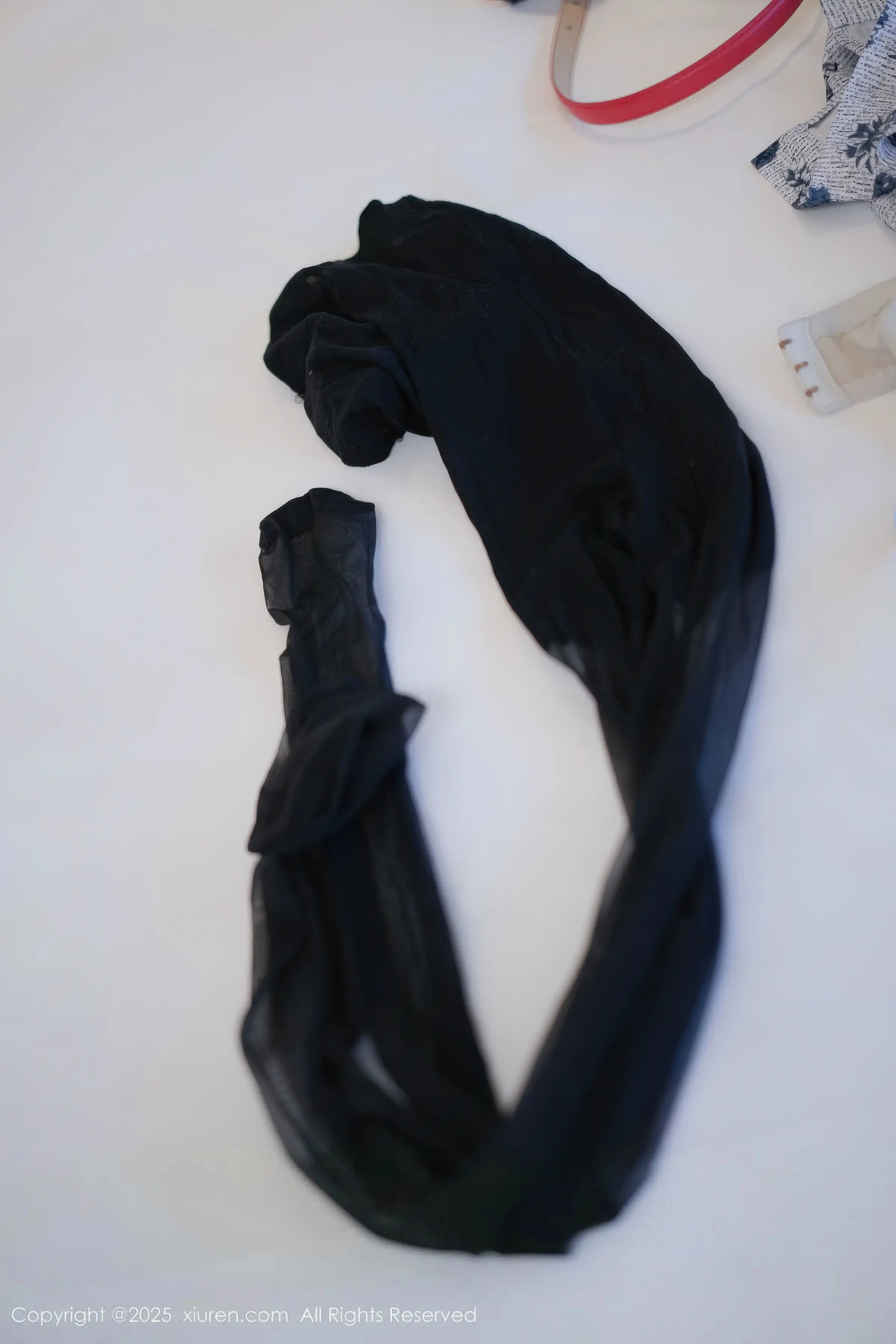 2kmn.vip_[XiuRen秀人网]No.11115_模特沈南汐RuRu性感空姐制服露灰色内衣秀凹凸身材诱惑写真80P