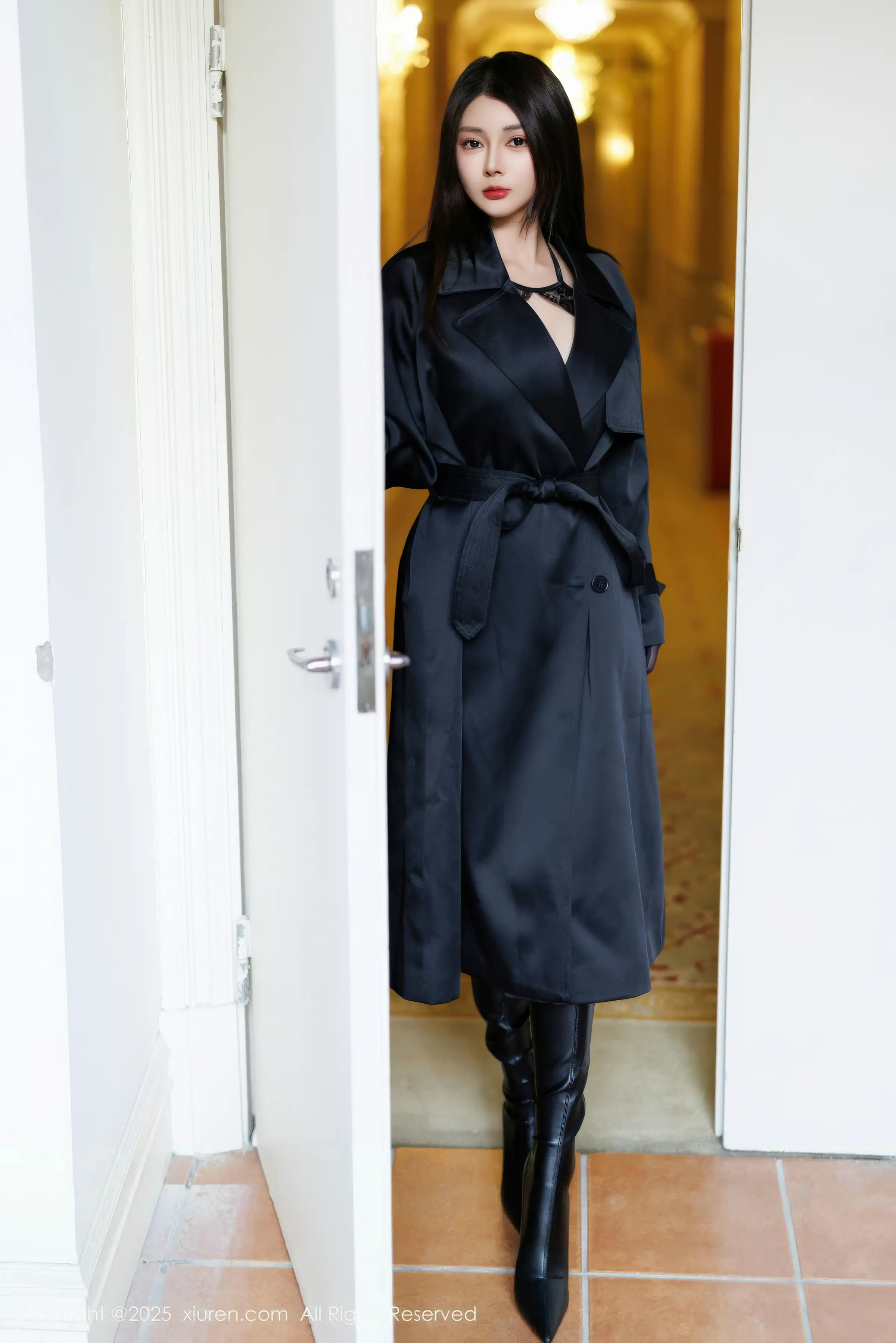 2kmn.vip_[XiuRen秀人网]No.11114_模特凯竹法师～性感黑色情趣内衣配超薄黑丝秀丰腴身材诱惑写真81P