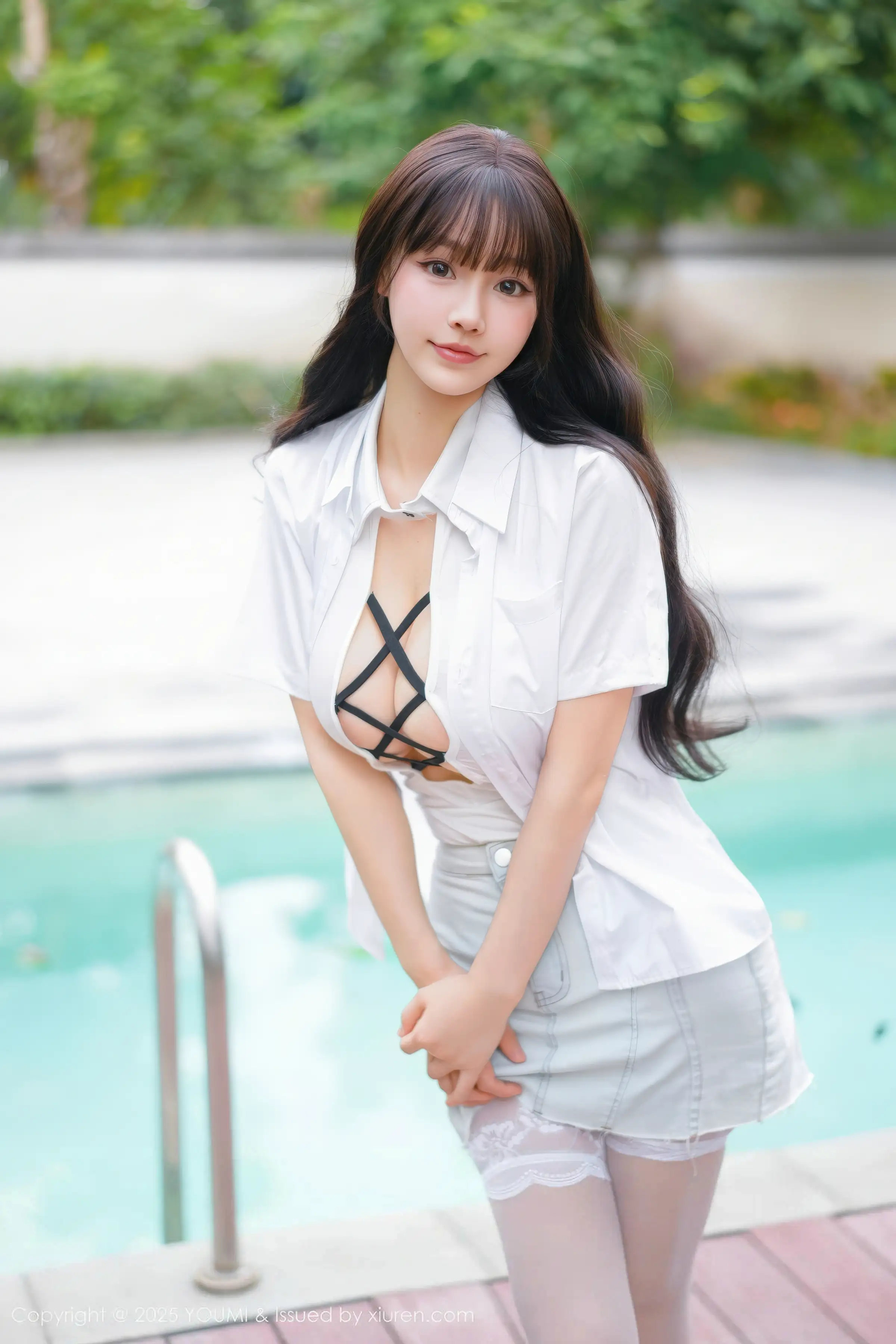 2kmn.vip_[YouMi尤蜜荟]Vol.1190_女神心上可Flora性感白色情趣服饰配白丝吊袜秀丰满身材诱惑写真75P