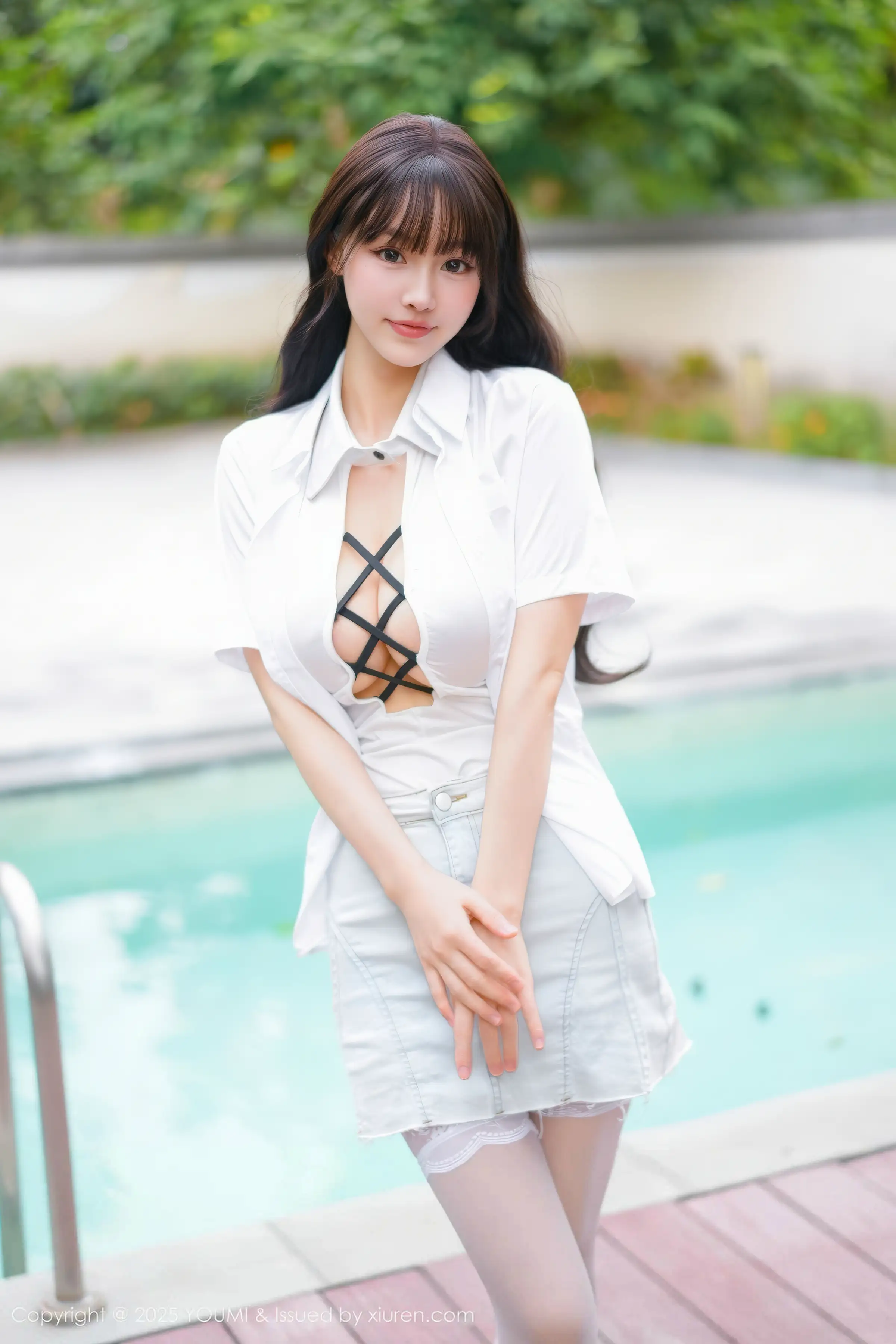 2kmn.vip_[YouMi尤蜜荟]Vol.1190_女神心上可Flora性感白色情趣服饰配白丝吊袜秀丰满身材诱惑写真75P