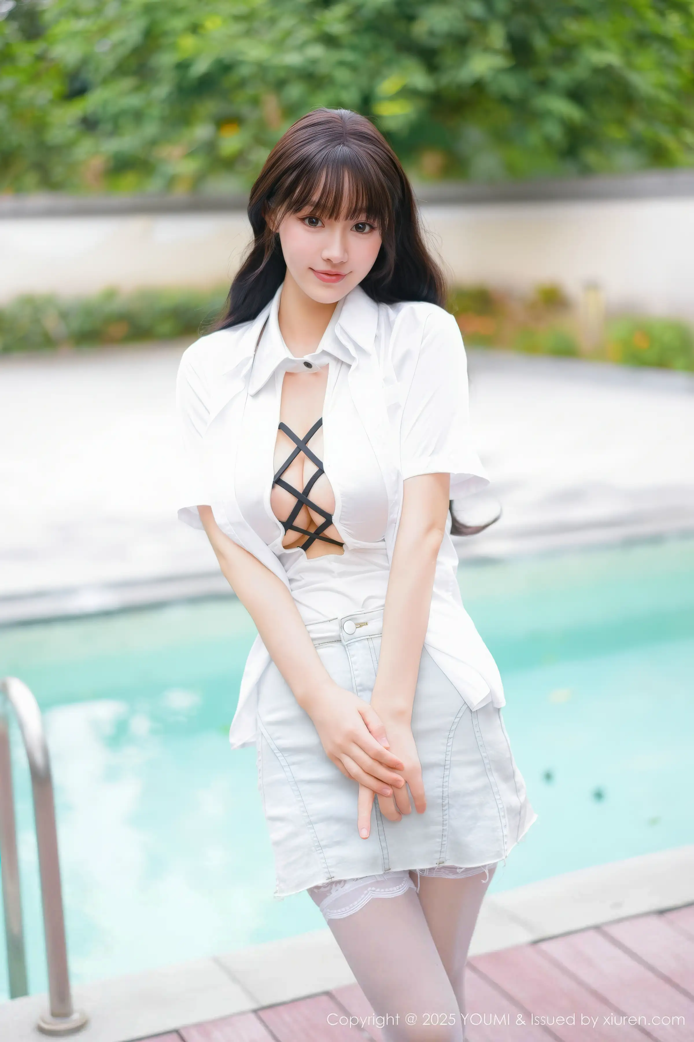 2kmn.vip_[YouMi尤蜜荟]Vol.1190_女神心上可Flora性感白色情趣服饰配白丝吊袜秀丰满身材诱惑写真75P