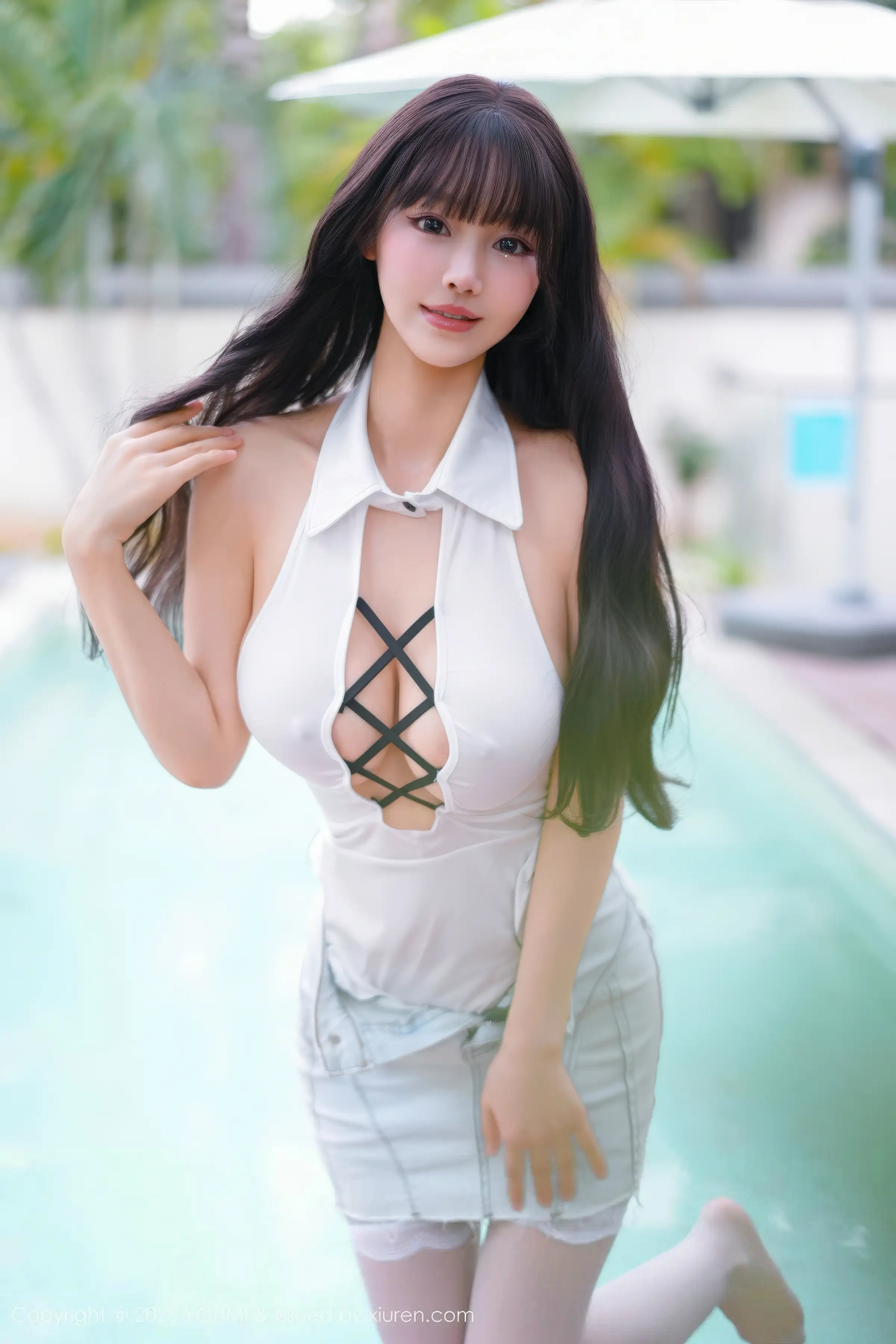 2kmn.vip_[YouMi尤蜜荟]Vol.1190_女神心上可Flora性感白色情趣服饰配白丝吊袜秀丰满身材诱惑写真75P