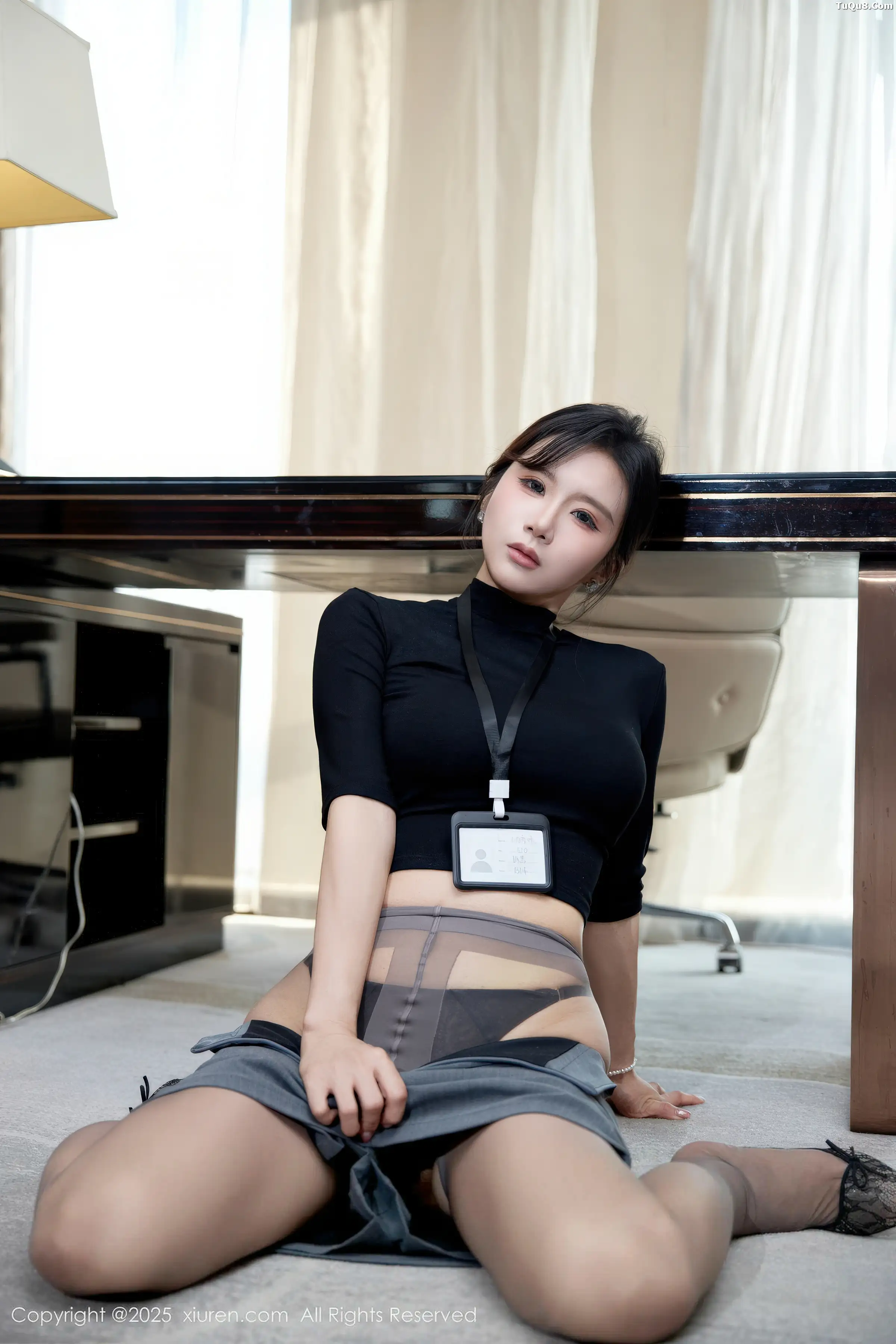 2kmn.vip_[XiuRen秀人网]No.11130_模特小肉肉咪性感OL服饰露黑色蕾丝内衣秀凹凸身材撩人诱惑写真71P