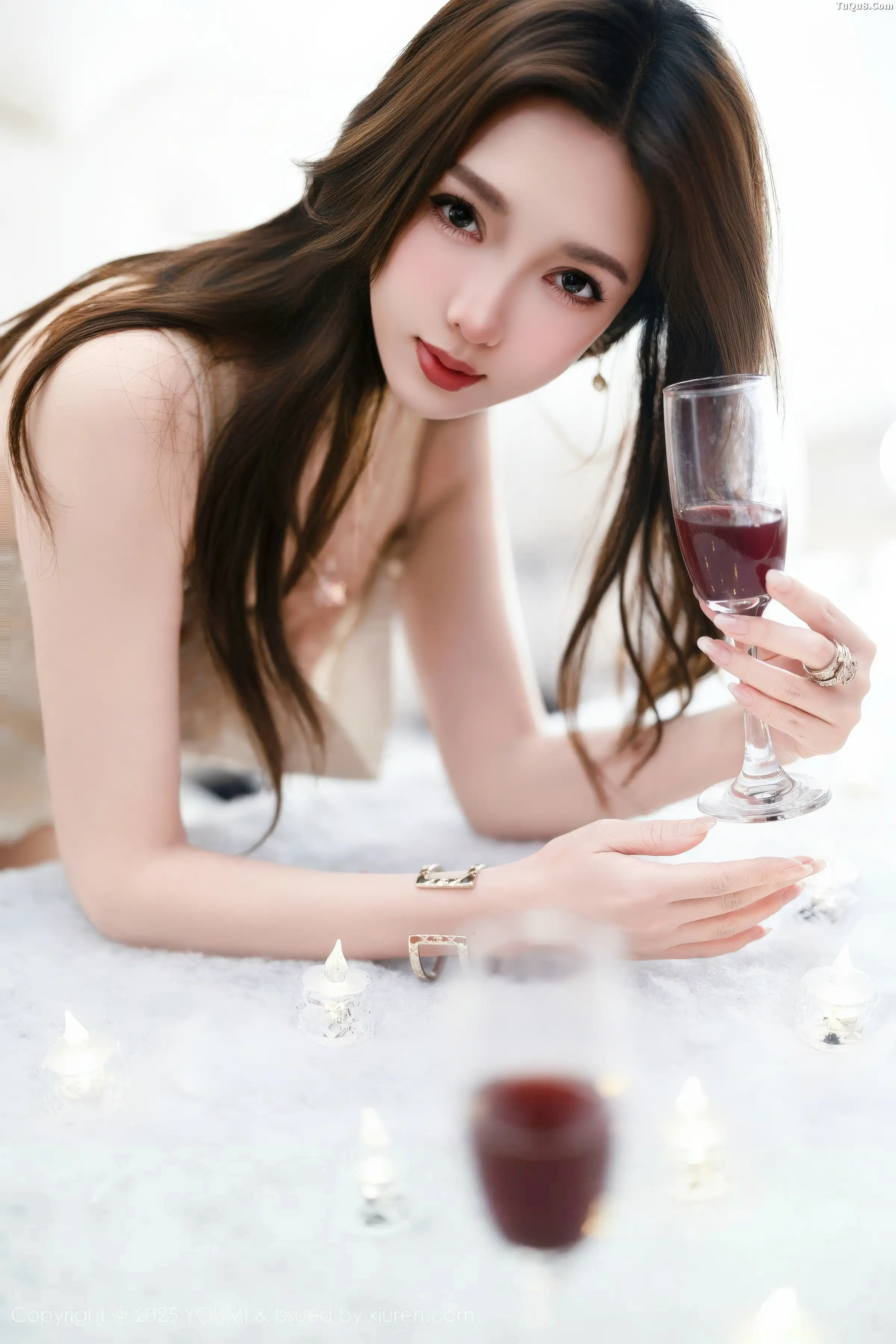 2kmn.vip_[YouMi尤蜜荟]Vol.1191_模特Twins-桃桃性感浅色连衣短裙配超薄肉丝秀完美身材诱惑写真72P