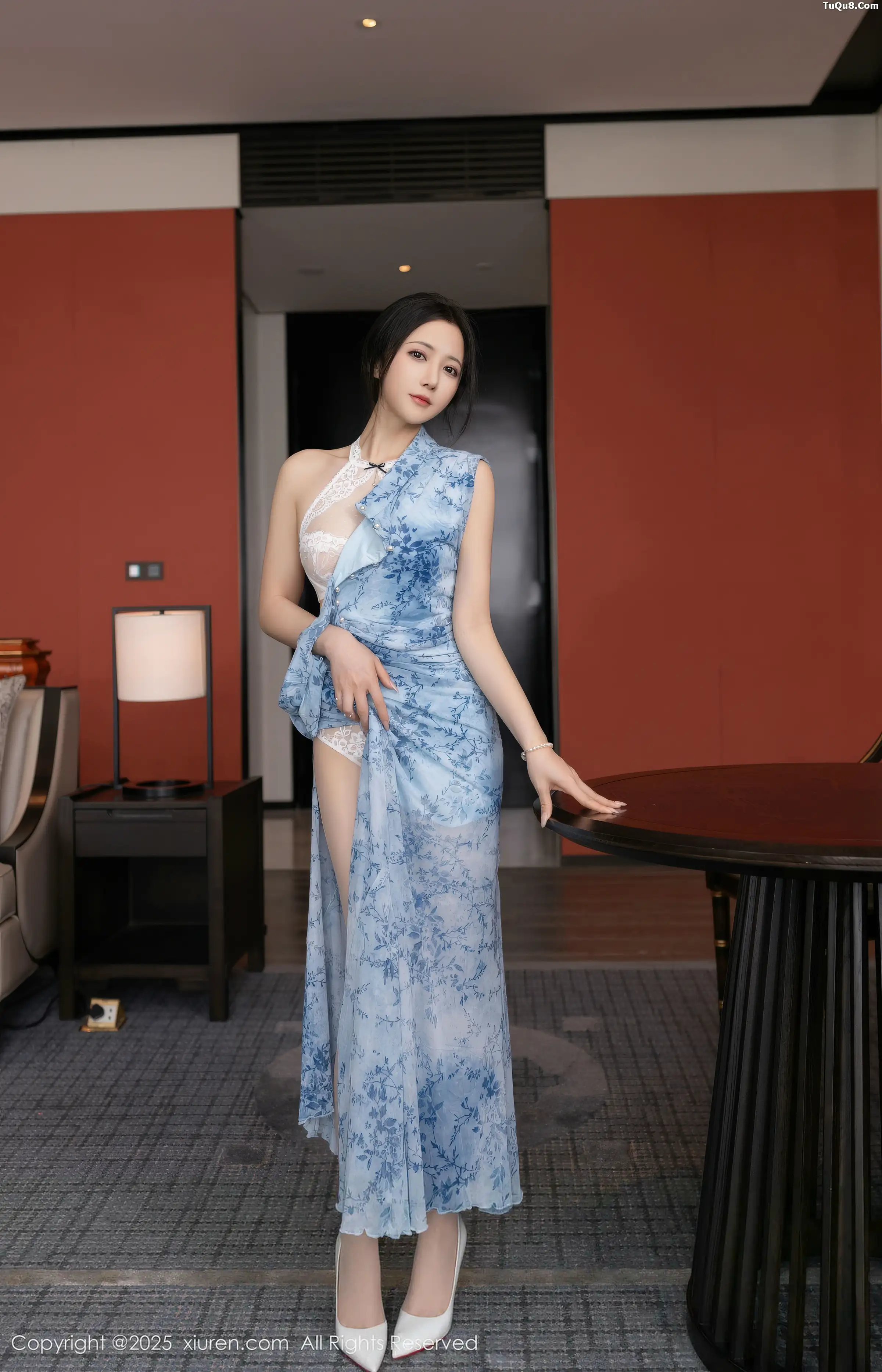 2kmn.vip_[XiuRen秀人网]No.11133_模特鱼子酱Fish性感青瓷连衣裙露白色蕾丝内衣秀曼妙身姿诱惑写真81P