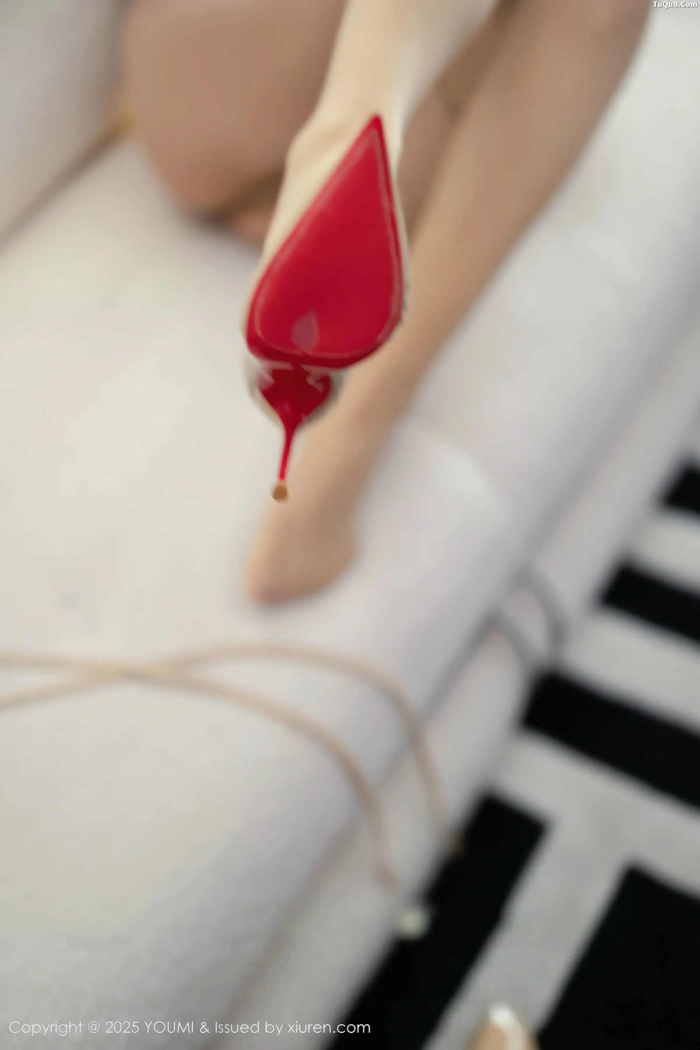 2kmn.vip_[YouMi尤蜜荟]Vol.1191_模特Twins-桃桃性感浅色连衣短裙配超薄肉丝秀完美身材诱惑写真72P