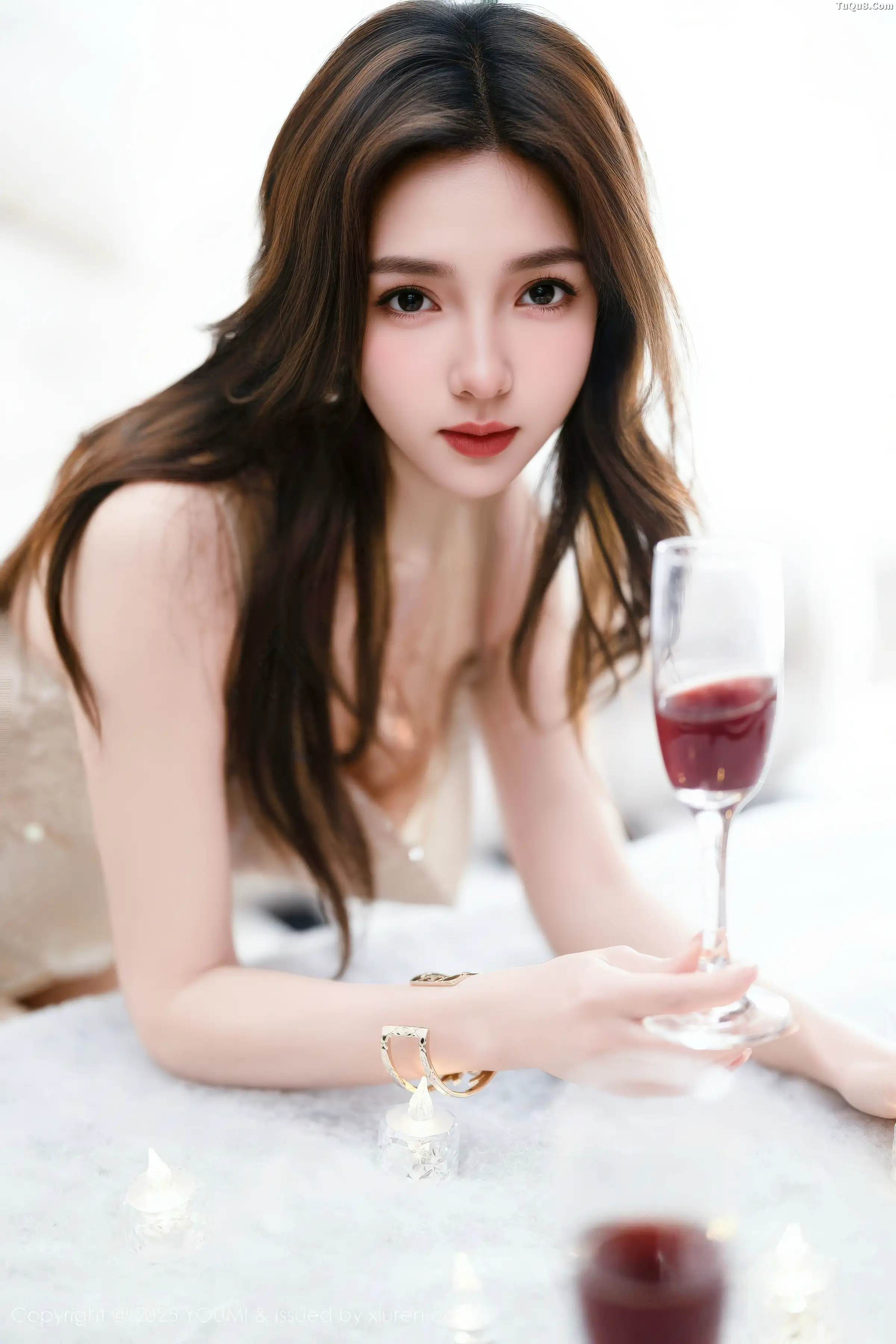 2kmn.vip_[YouMi尤蜜荟]Vol.1191_模特Twins-桃桃性感浅色连衣短裙配超薄肉丝秀完美身材诱惑写真72P