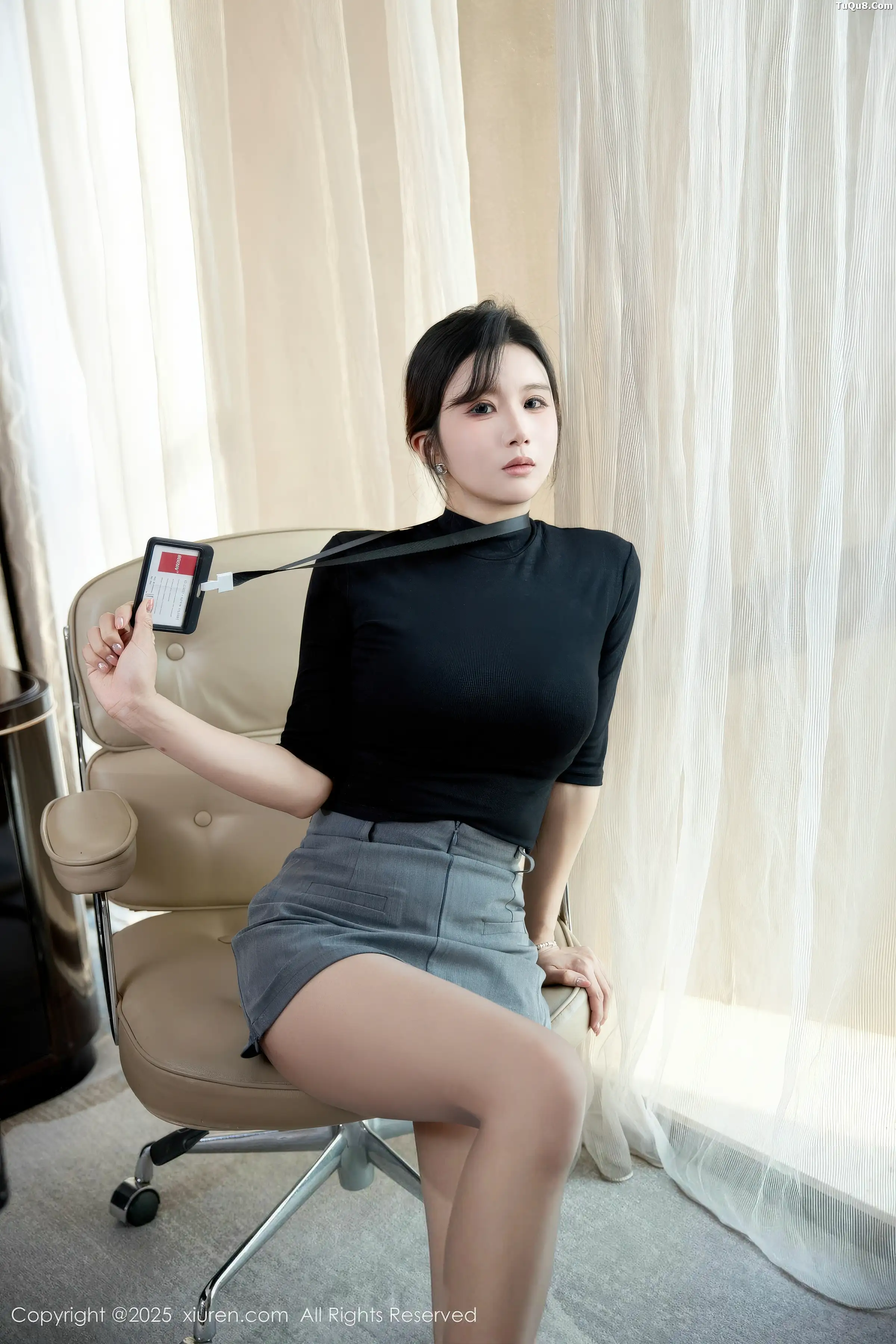 2kmn.vip_[XiuRen秀人网]No.11130_模特小肉肉咪性感OL服饰露黑色蕾丝内衣秀凹凸身材撩人诱惑写真71P