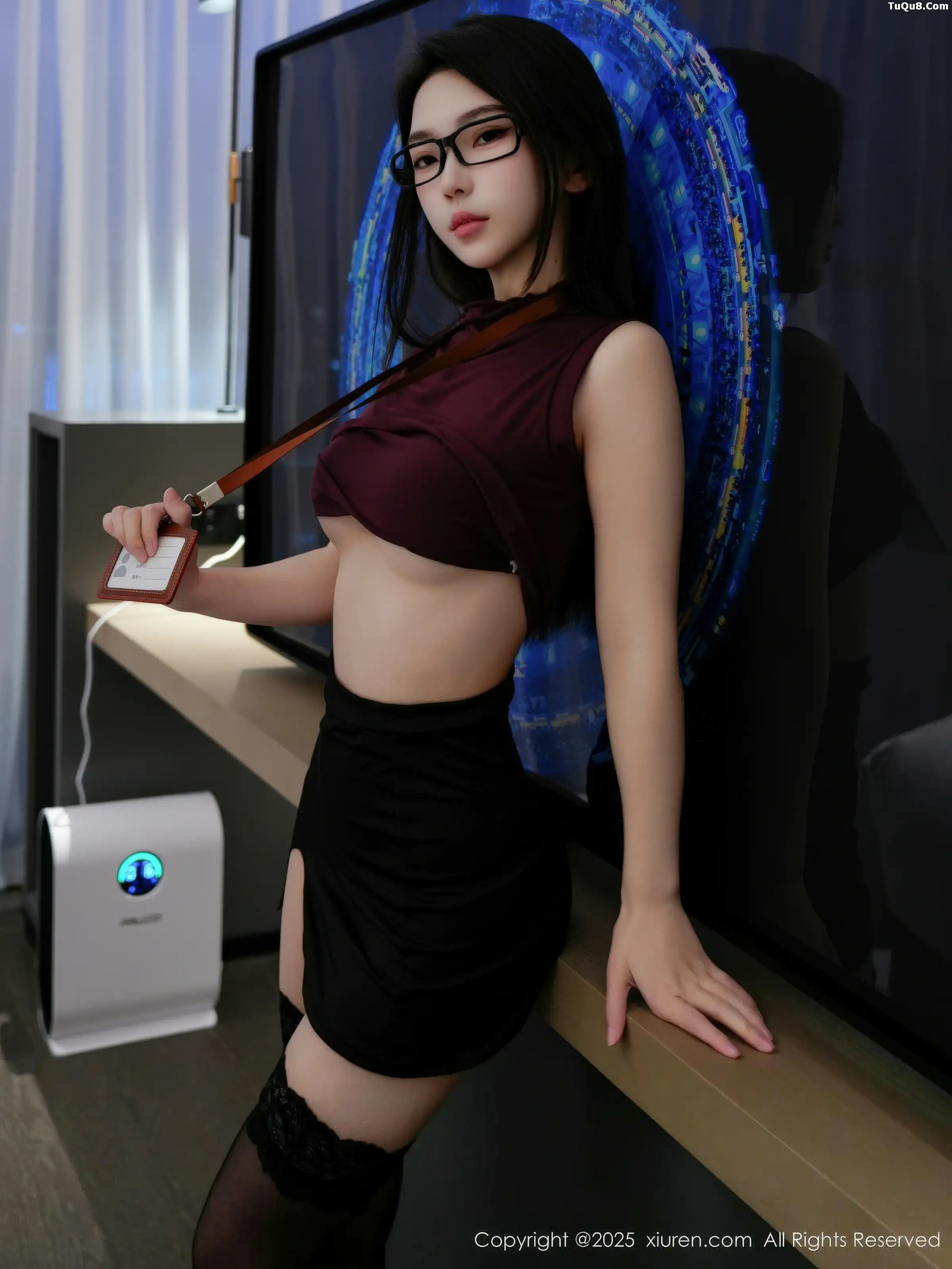 2kmn.vip_[XiuRen秀人网]No.11135_模特烧烧小桃性感OL服饰黑短裙配超薄黑丝秀曼妙身姿诱惑写真68P