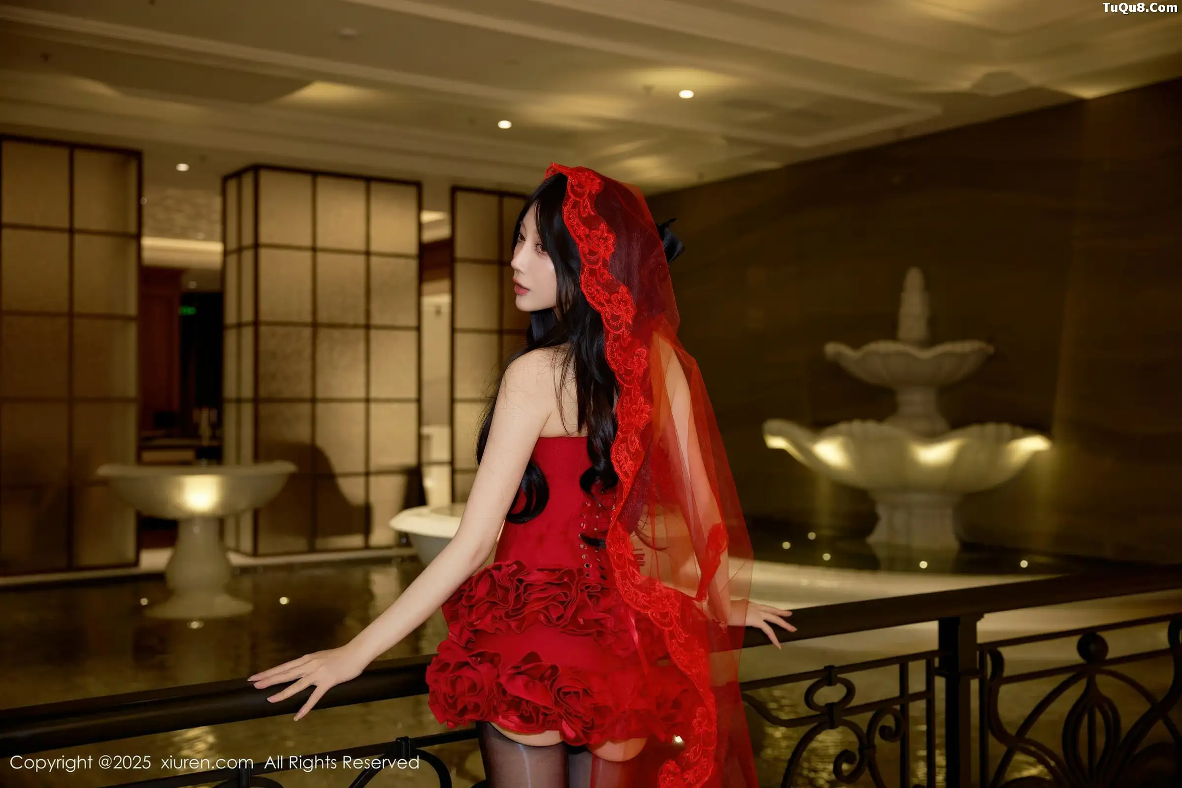 2kmn.vip_[XiuRen秀人网]No.11136_模特玥儿玥er圣诞主题性感红色连衣短裙配开档黑丝秀美腿诱惑写真78P