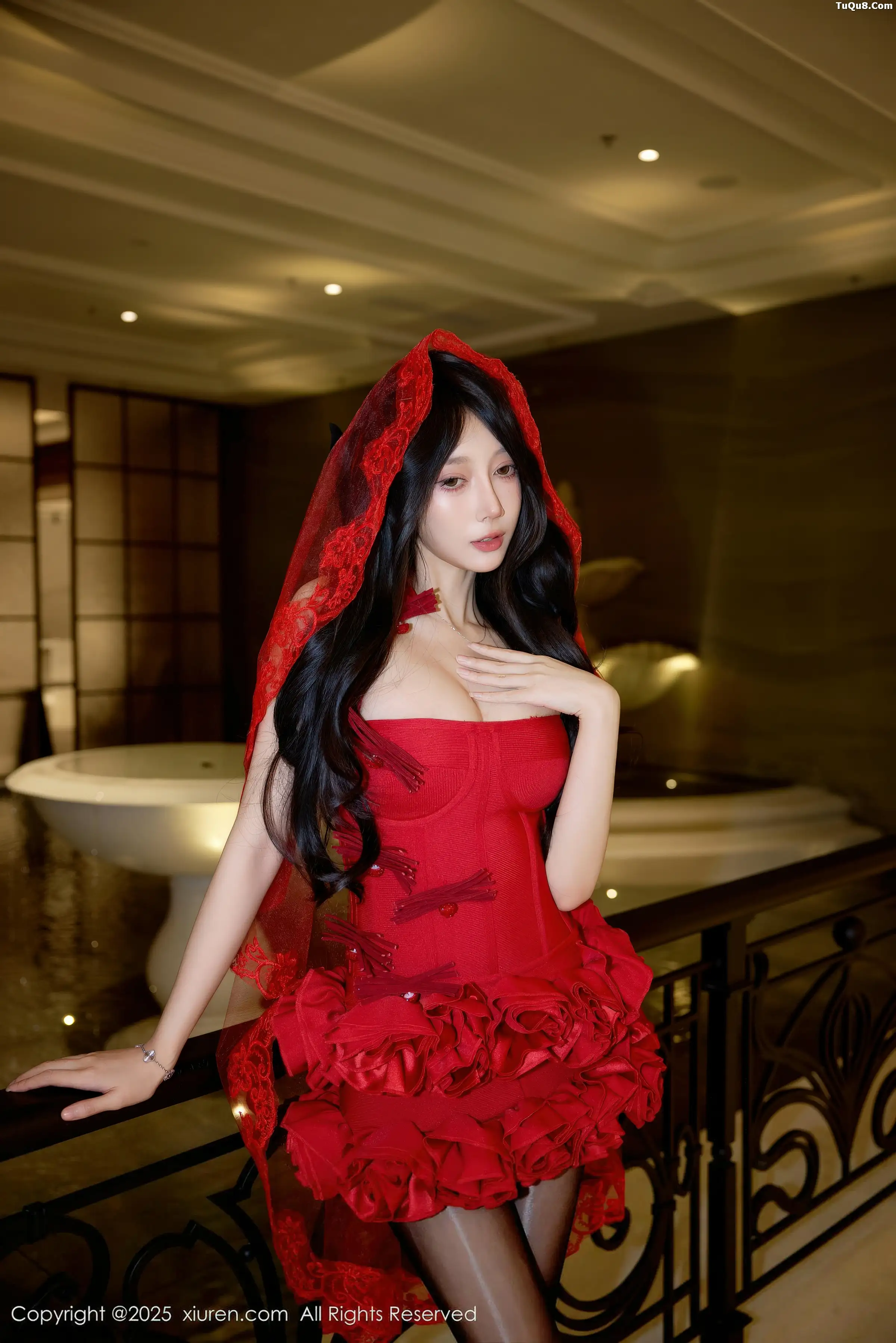 2kmn.vip_[XiuRen秀人网]No.11136_模特玥儿玥er圣诞主题性感红色连衣短裙配开档黑丝秀美腿诱惑写真78P