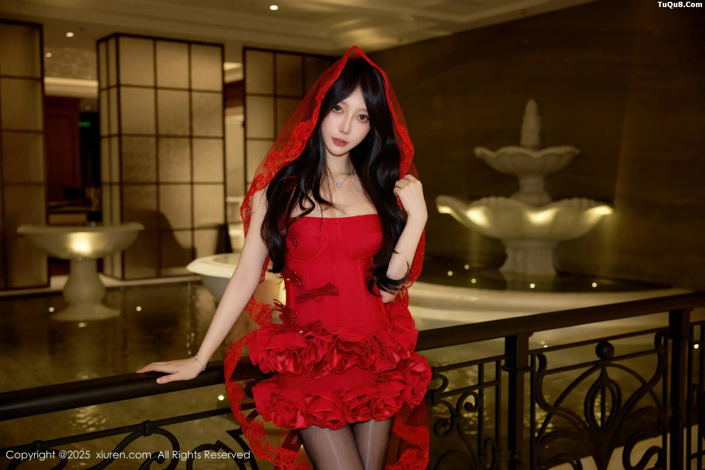 2kmn.vip_[XiuRen秀人网]No.11136_模特玥儿玥er圣诞主题性感红色连衣短裙配开档黑丝秀美腿诱惑写真78P