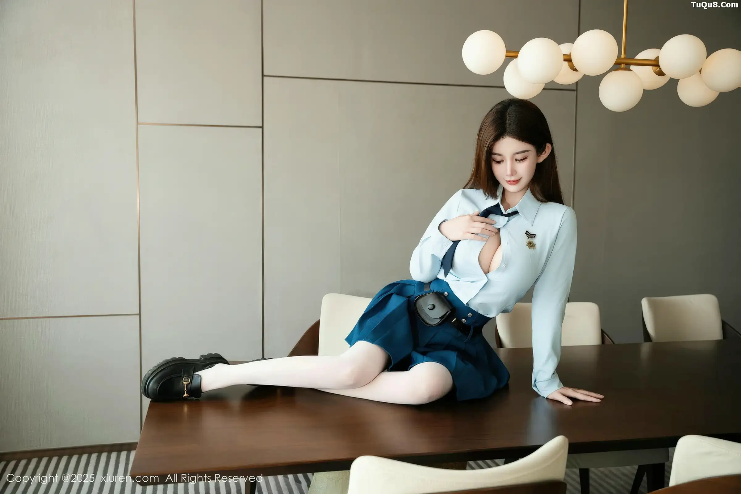 2kmn.vip_[XiuRen秀人网]No.11141_模特苏甜橙子性感JK制服短裙配白色丝袜秀凹凸身材撩人诱惑写真50P