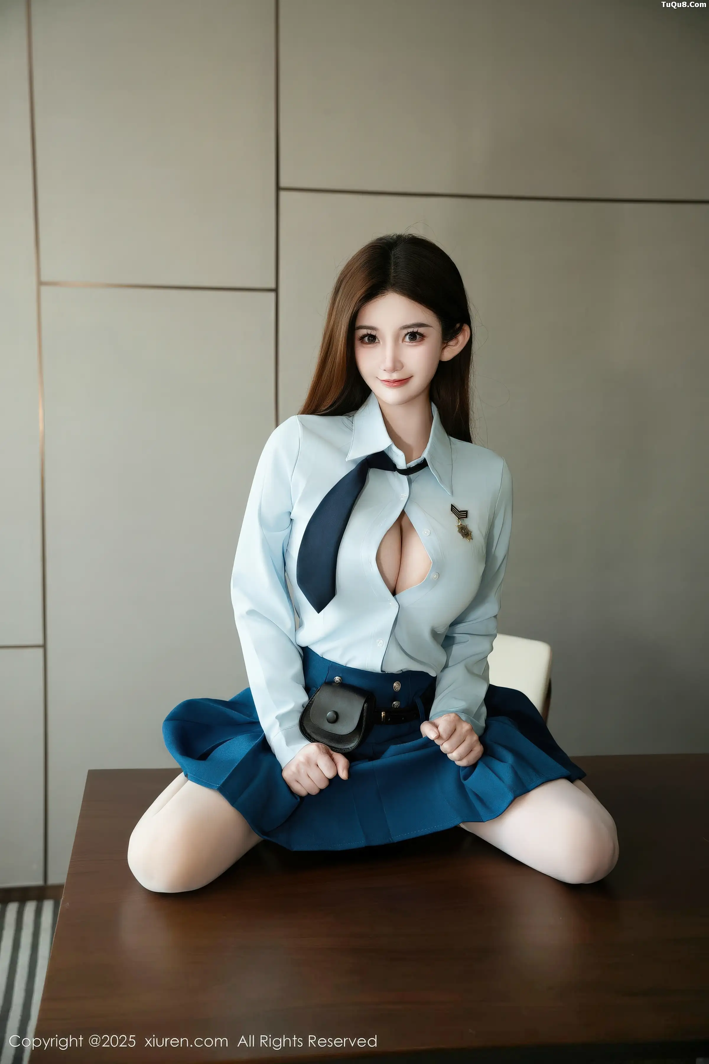 2kmn.vip_[XiuRen秀人网]No.11141_模特苏甜橙子性感JK制服短裙配白色丝袜秀凹凸身材撩人诱惑写真50P