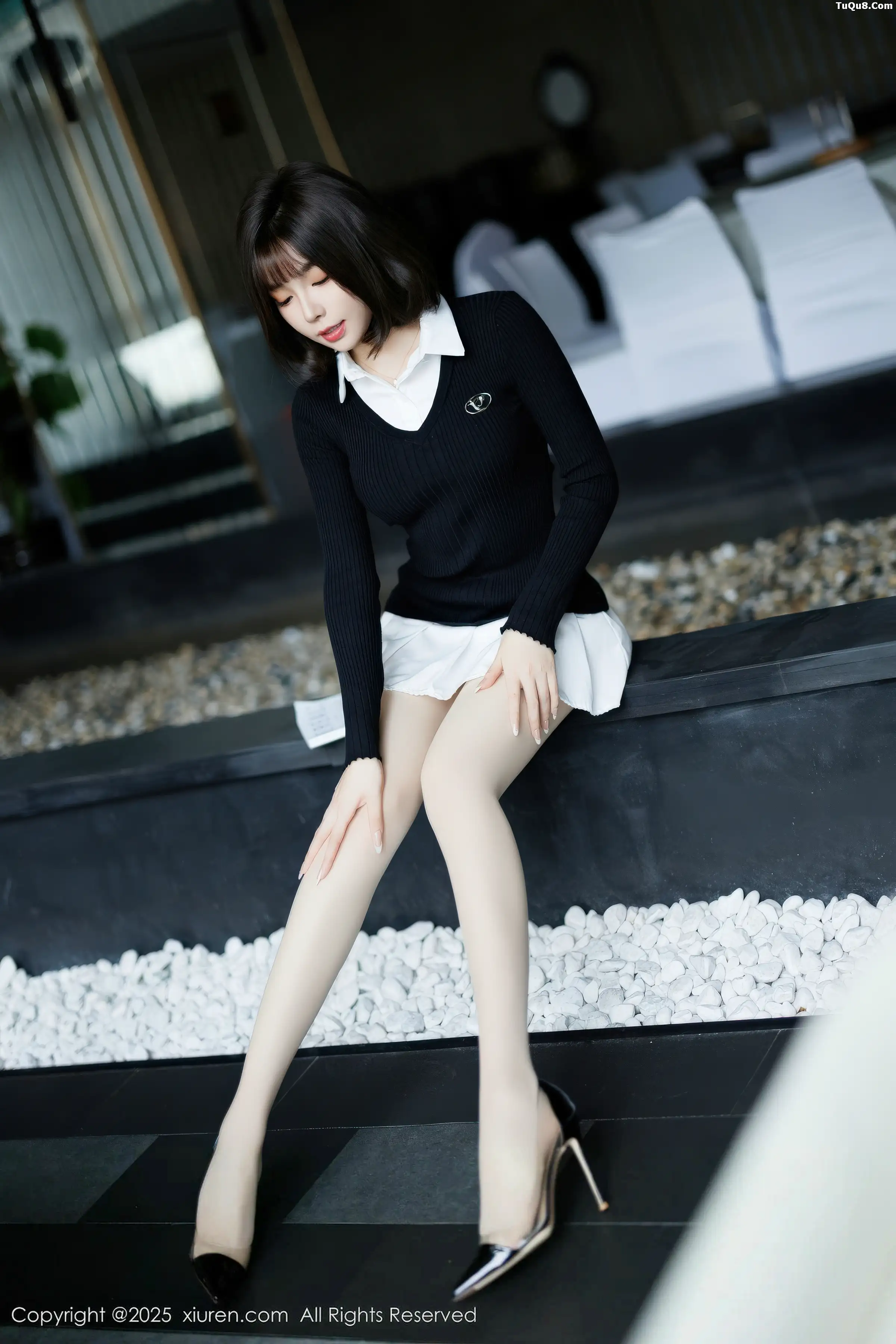 2kmn.vip_[XiuRen秀人网]No.11138_女神莉芝荔枝性感黑色情趣服饰配超薄黑丝秀曼妙身材诱惑写真68P