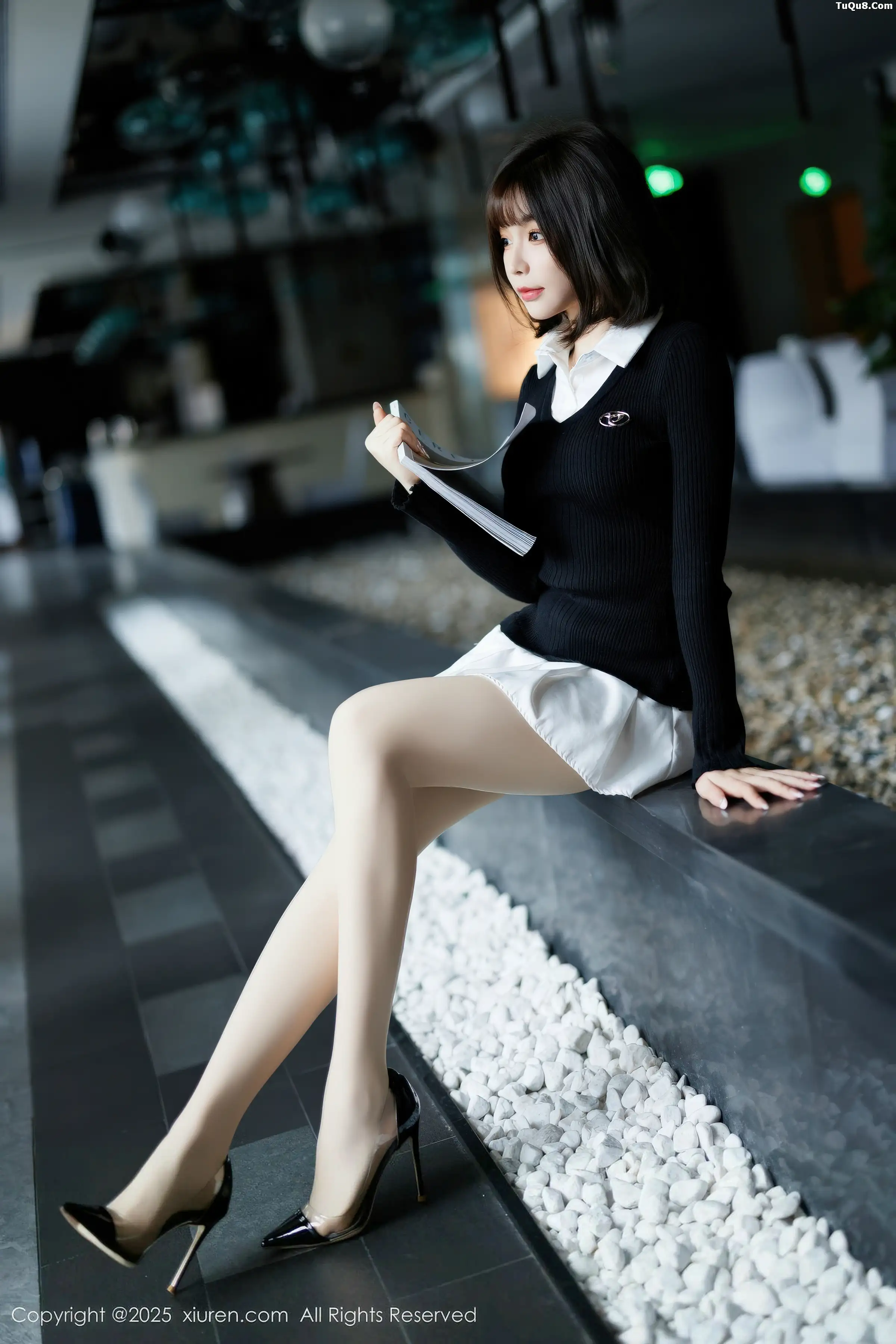 2kmn.vip_[XiuRen秀人网]No.11138_女神莉芝荔枝性感黑色情趣服饰配超薄黑丝秀曼妙身材诱惑写真68P