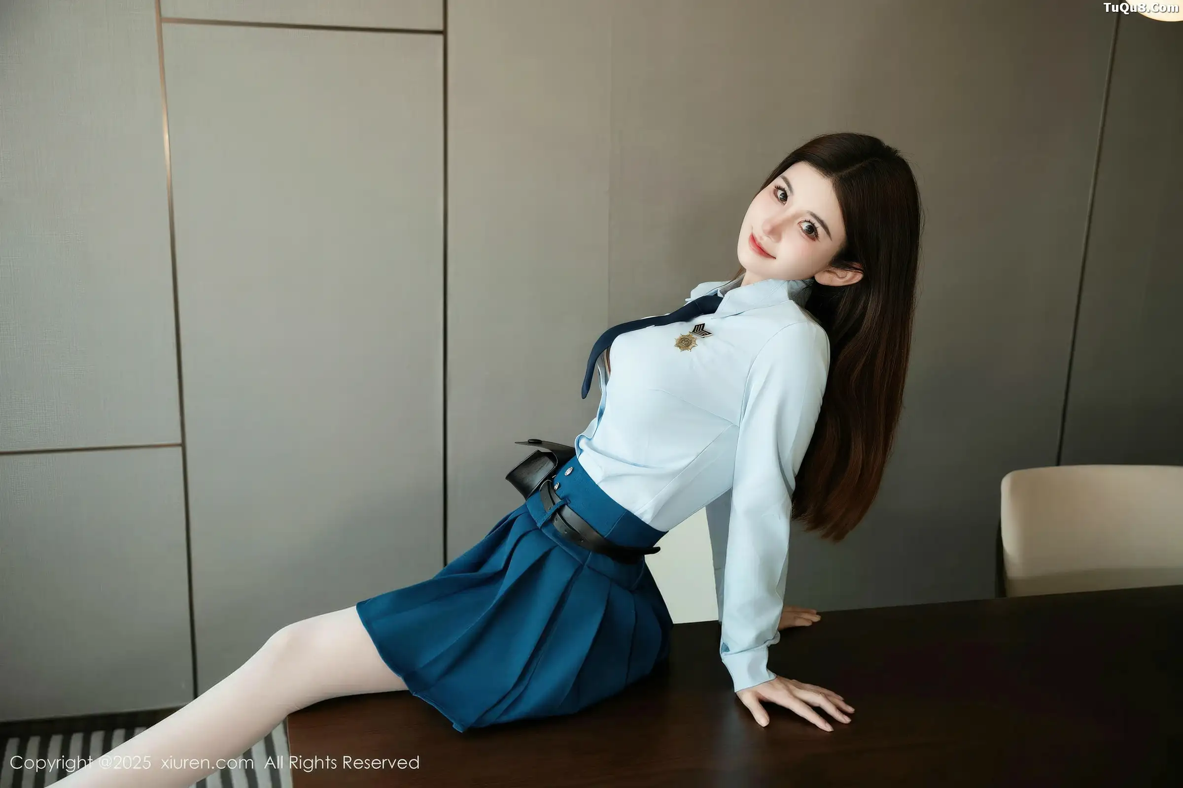 2kmn.vip_[XiuRen秀人网]No.11141_模特苏甜橙子性感JK制服短裙配白色丝袜秀凹凸身材撩人诱惑写真50P