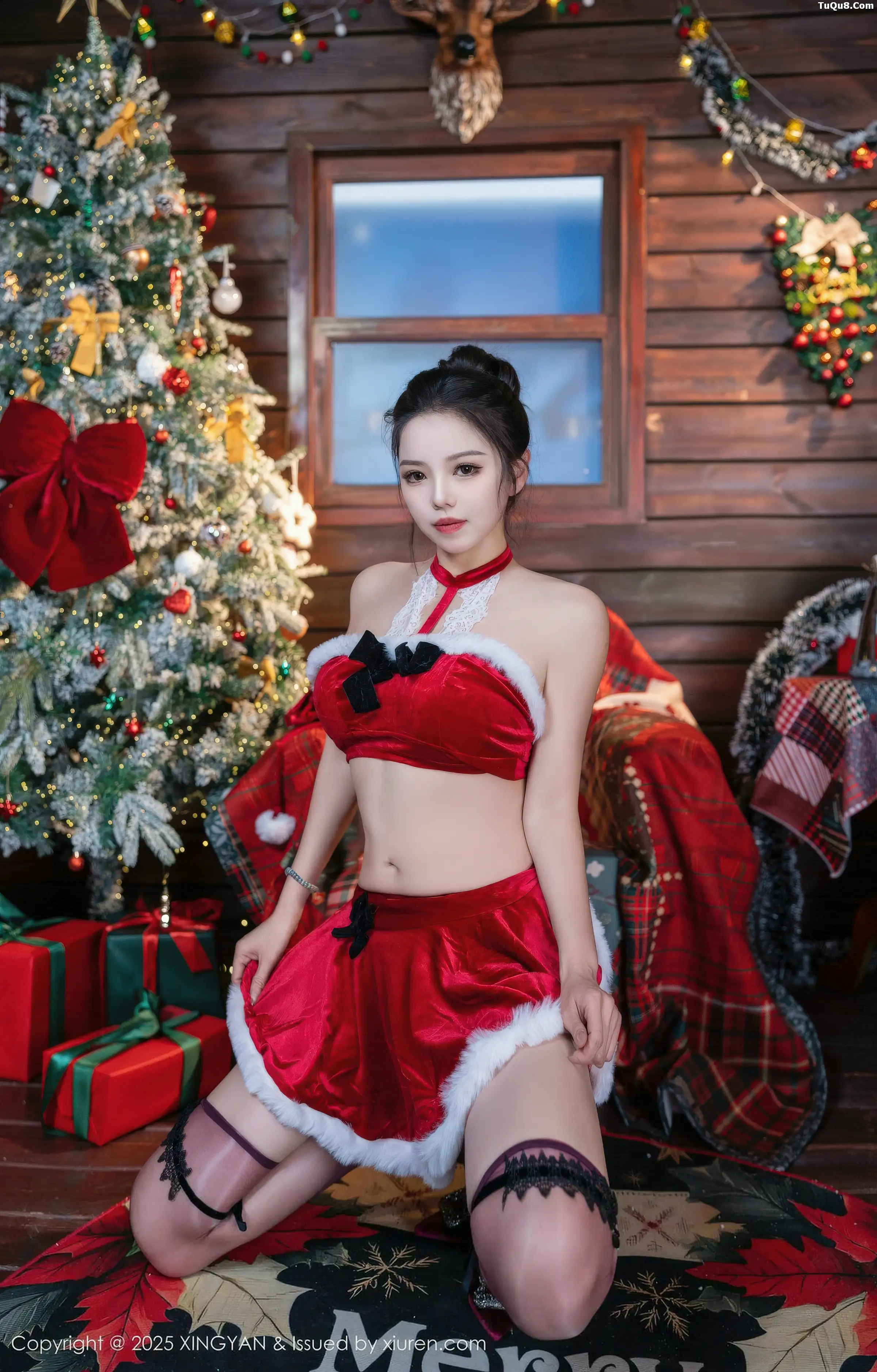 2kmn.vip_[XINGYAN星颜社]VOL.449_模特大美妞儿性感红色圣诞装扮配紫色丝袜秀完美身材诱惑写真75P