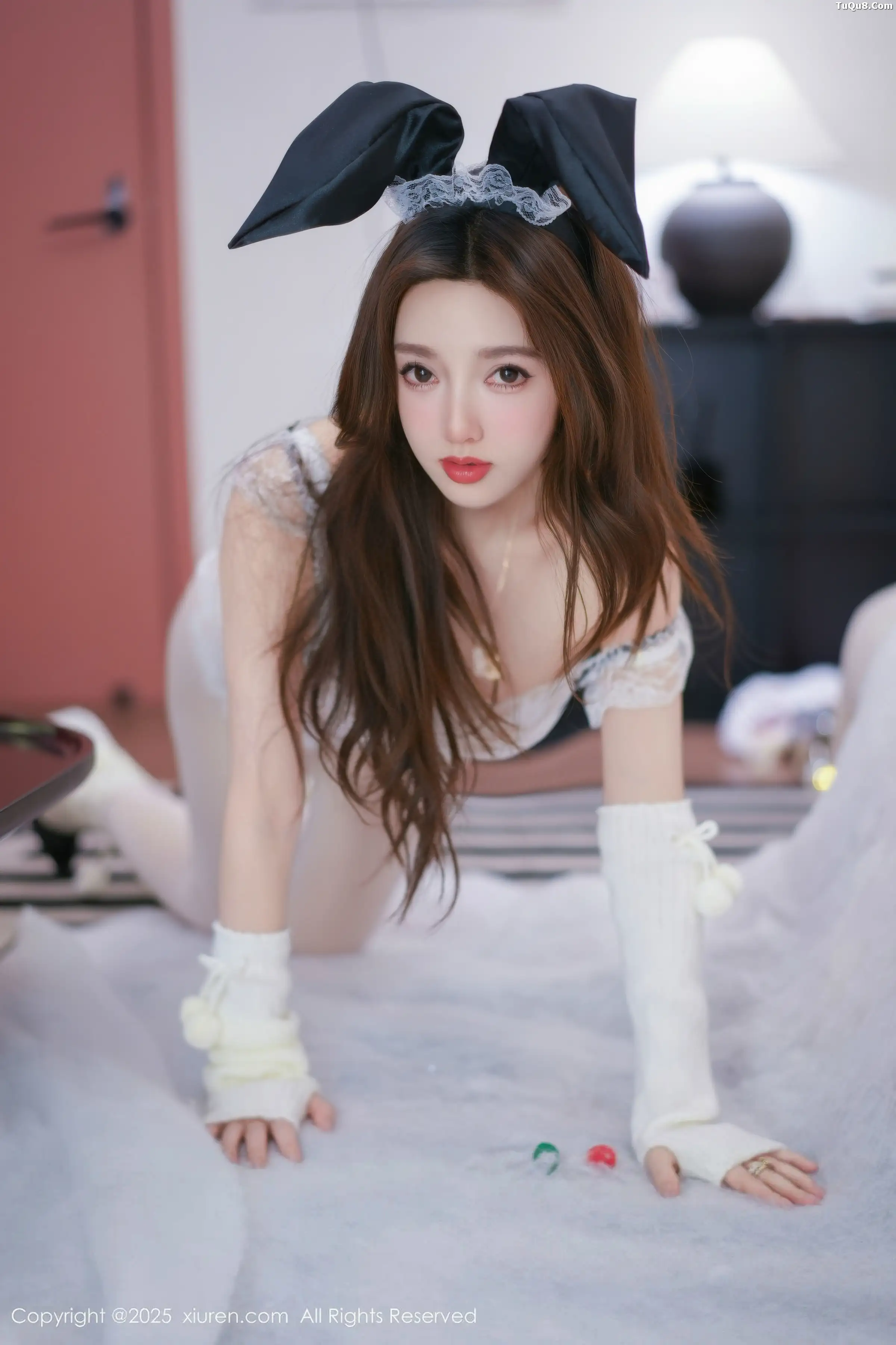 2kmn.vip_[XiuRen秀人网]No.11152_模特Twins-桃桃性感女仆装扮配白色丝袜秀完美身材撩人诱惑写真77P