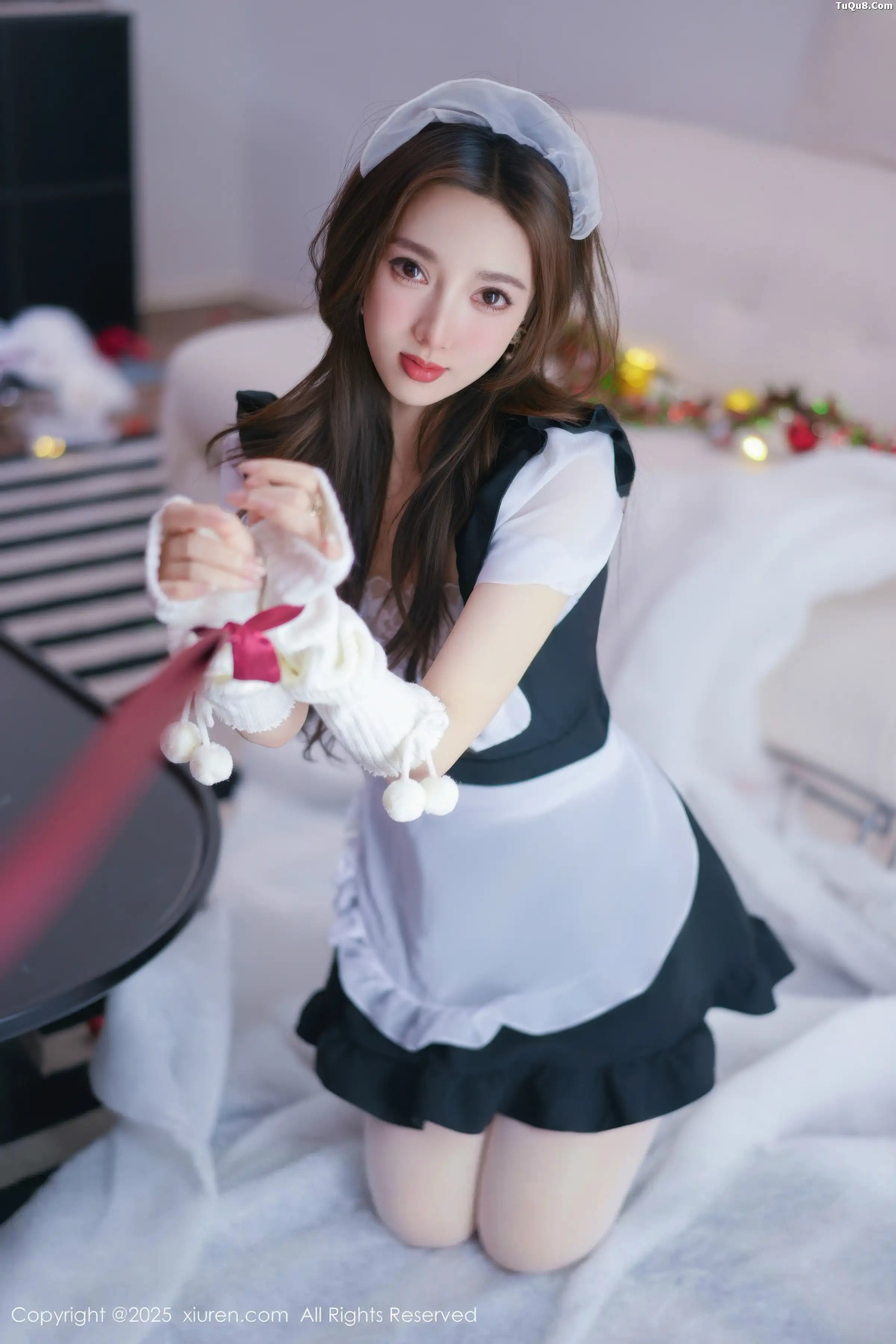 2kmn.vip_[XiuRen秀人网]No.11152_模特Twins-桃桃性感女仆装扮配白色丝袜秀完美身材撩人诱惑写真77P