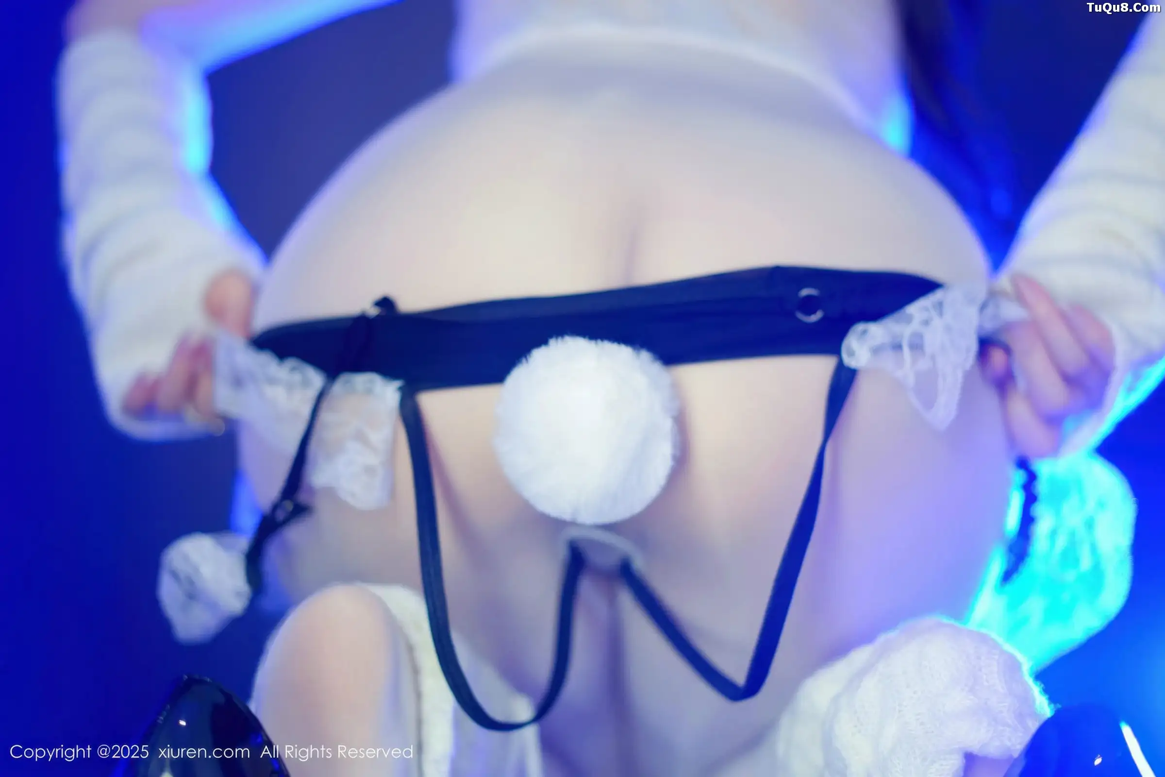 2kmn.vip_[XiuRen秀人网]No.11152_模特Twins-桃桃性感女仆装扮配白色丝袜秀完美身材撩人诱惑写真77P