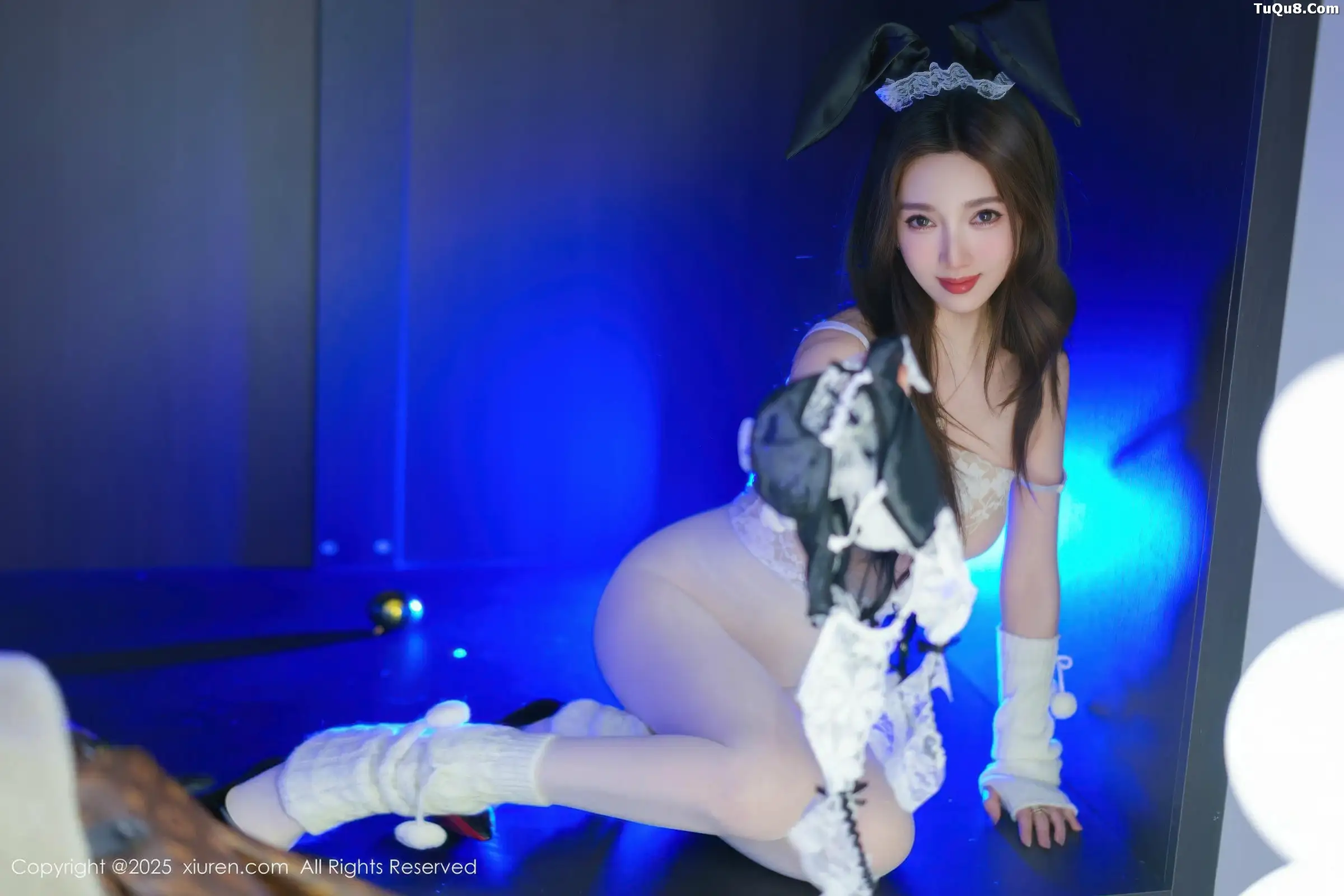 2kmn.vip_[XiuRen秀人网]No.11152_模特Twins-桃桃性感女仆装扮配白色丝袜秀完美身材撩人诱惑写真77P