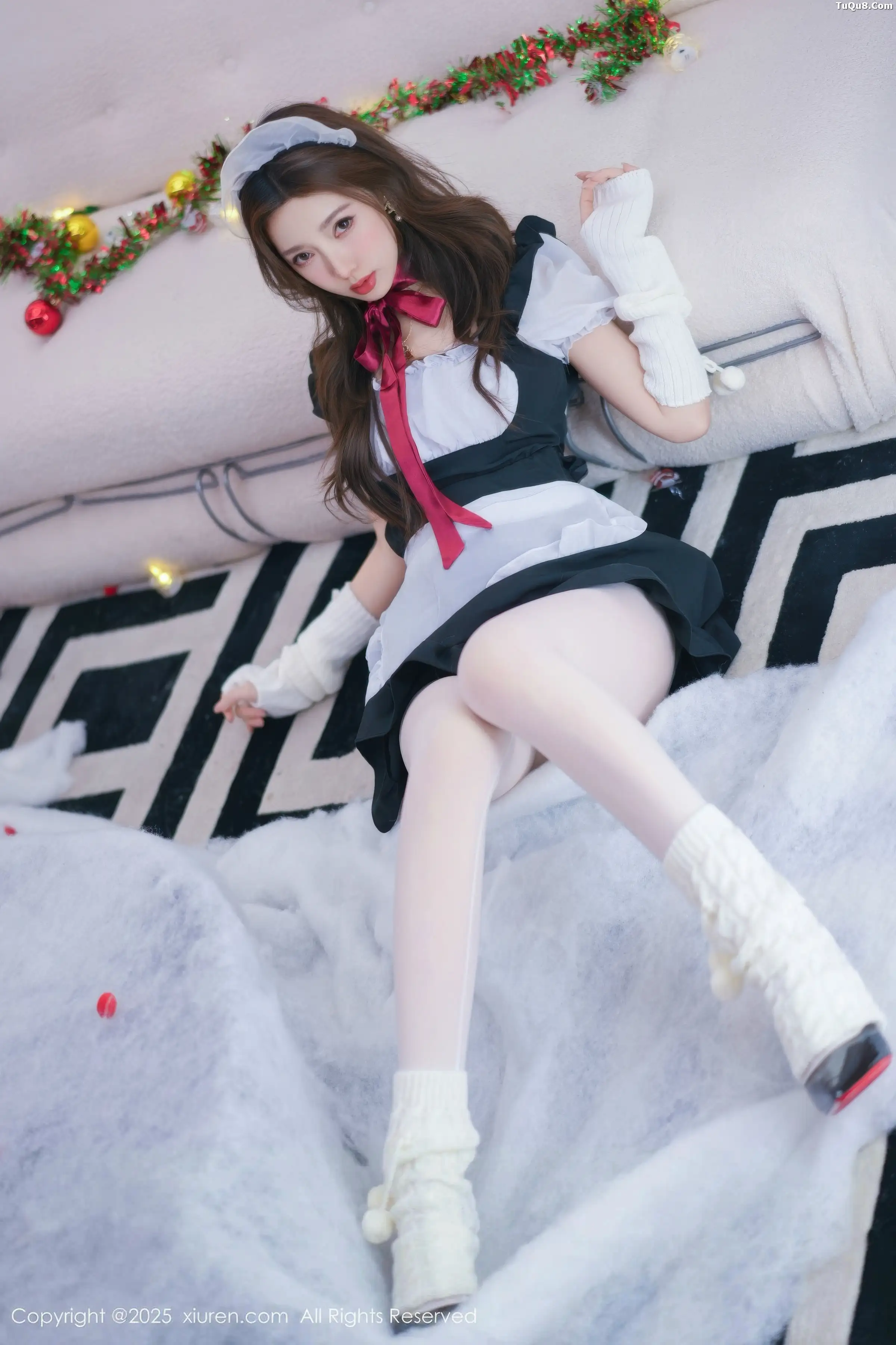 2kmn.vip_[XiuRen秀人网]No.11152_模特Twins-桃桃性感女仆装扮配白色丝袜秀完美身材撩人诱惑写真77P