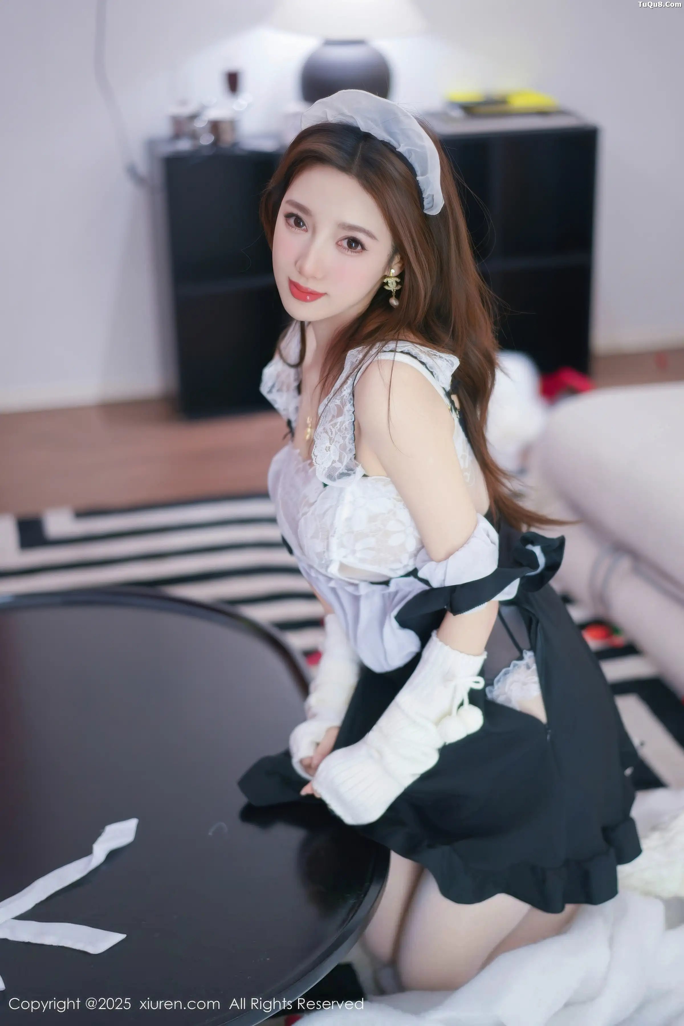 2kmn.vip_[XiuRen秀人网]No.11152_模特Twins-桃桃性感女仆装扮配白色丝袜秀完美身材撩人诱惑写真77P