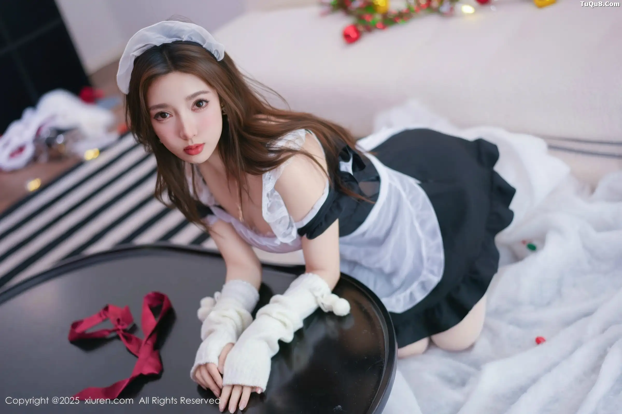 2kmn.vip_[XiuRen秀人网]No.11152_模特Twins-桃桃性感女仆装扮配白色丝袜秀完美身材撩人诱惑写真77P