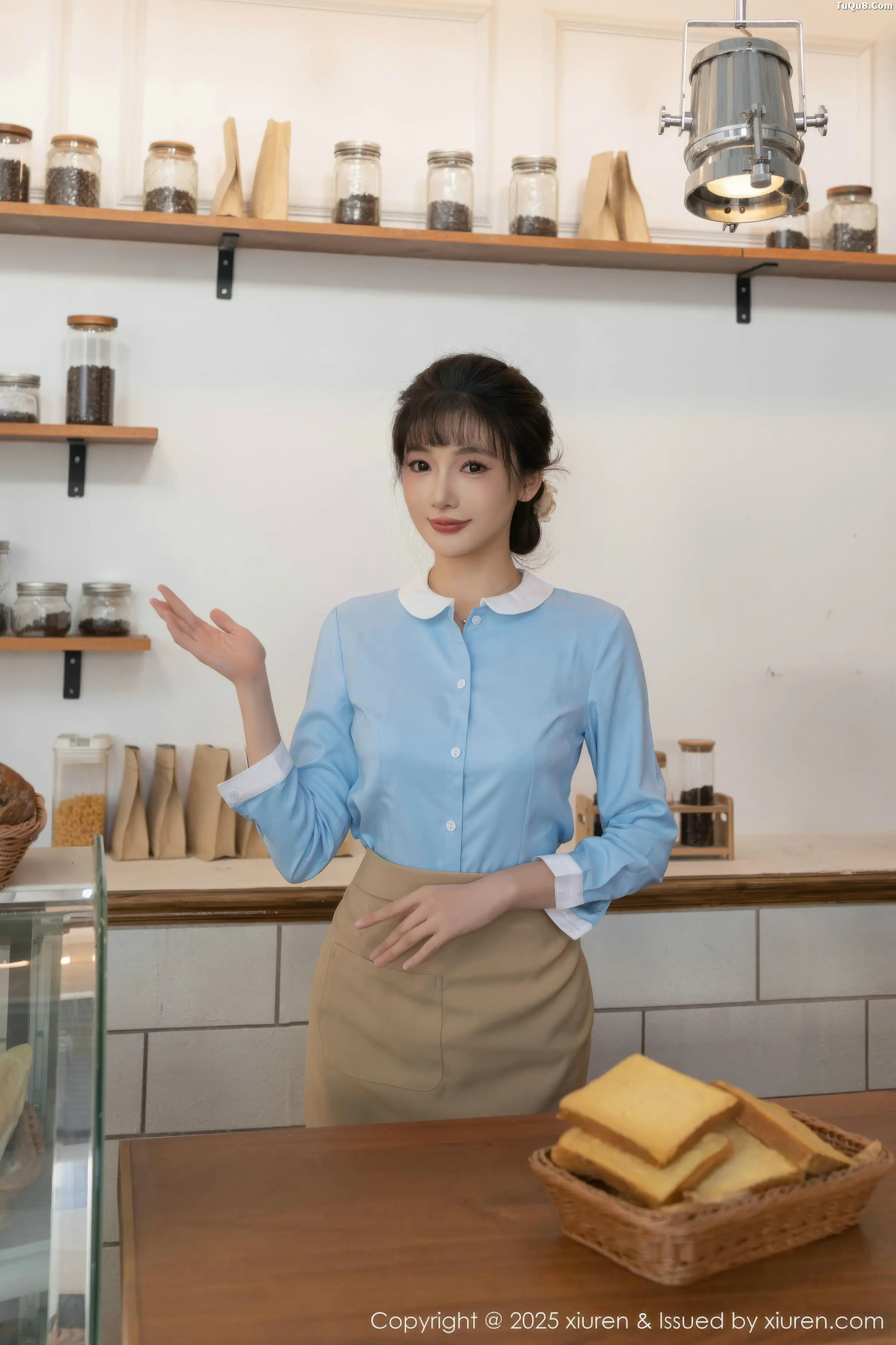 2kmn.vip_[XiuRen秀人网]No.11159_模特陆萱萱性感淡蓝色上衣露白色内衣配超薄肉丝秀美腿诱惑写真80P