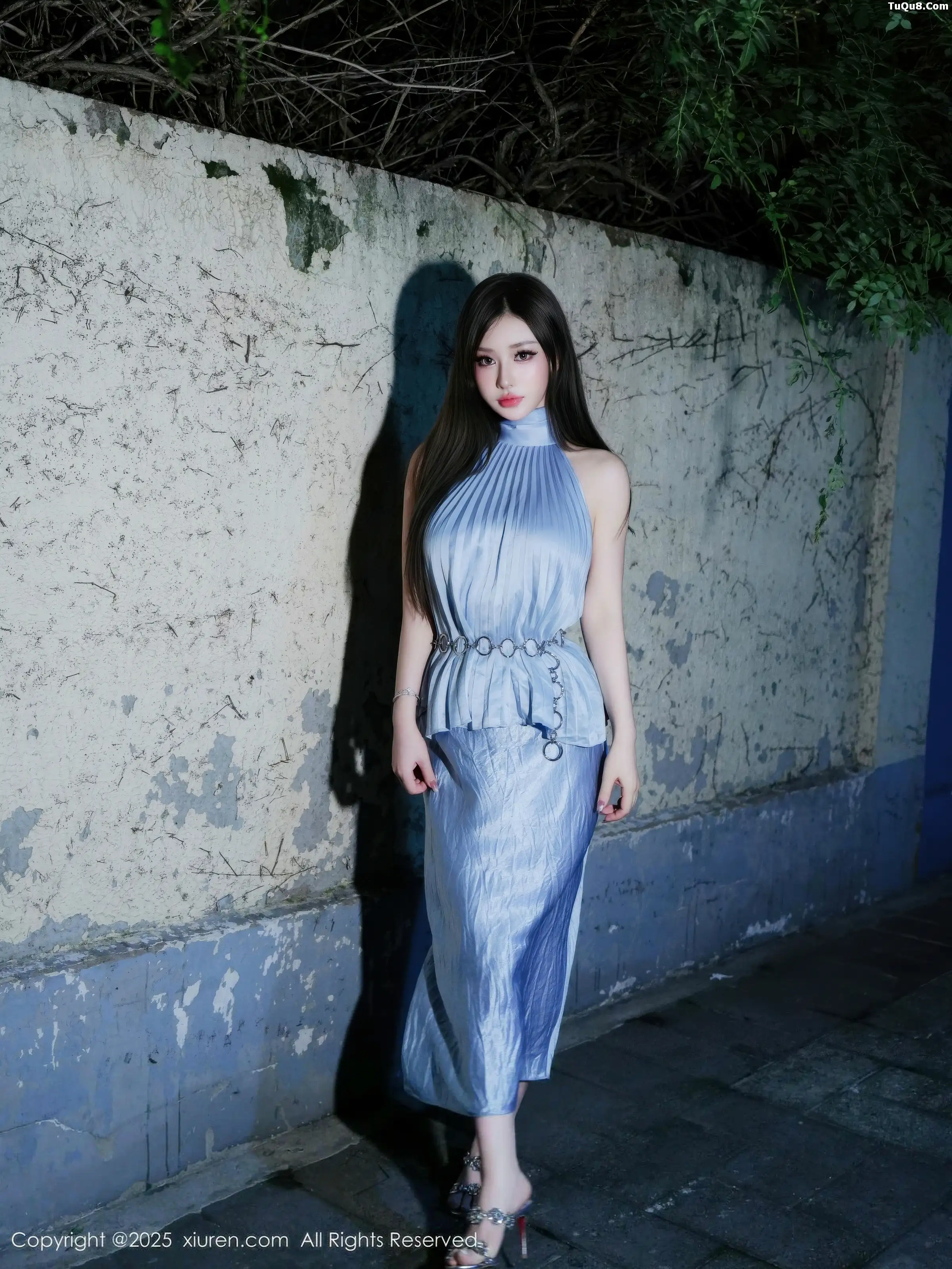 2kmn.vip_[XiuRen秀人网]No.11153_模特蕾蕾醒了没性感黑色情趣内衣配魅惑黑丝秀丰腴身材诱惑写真77P