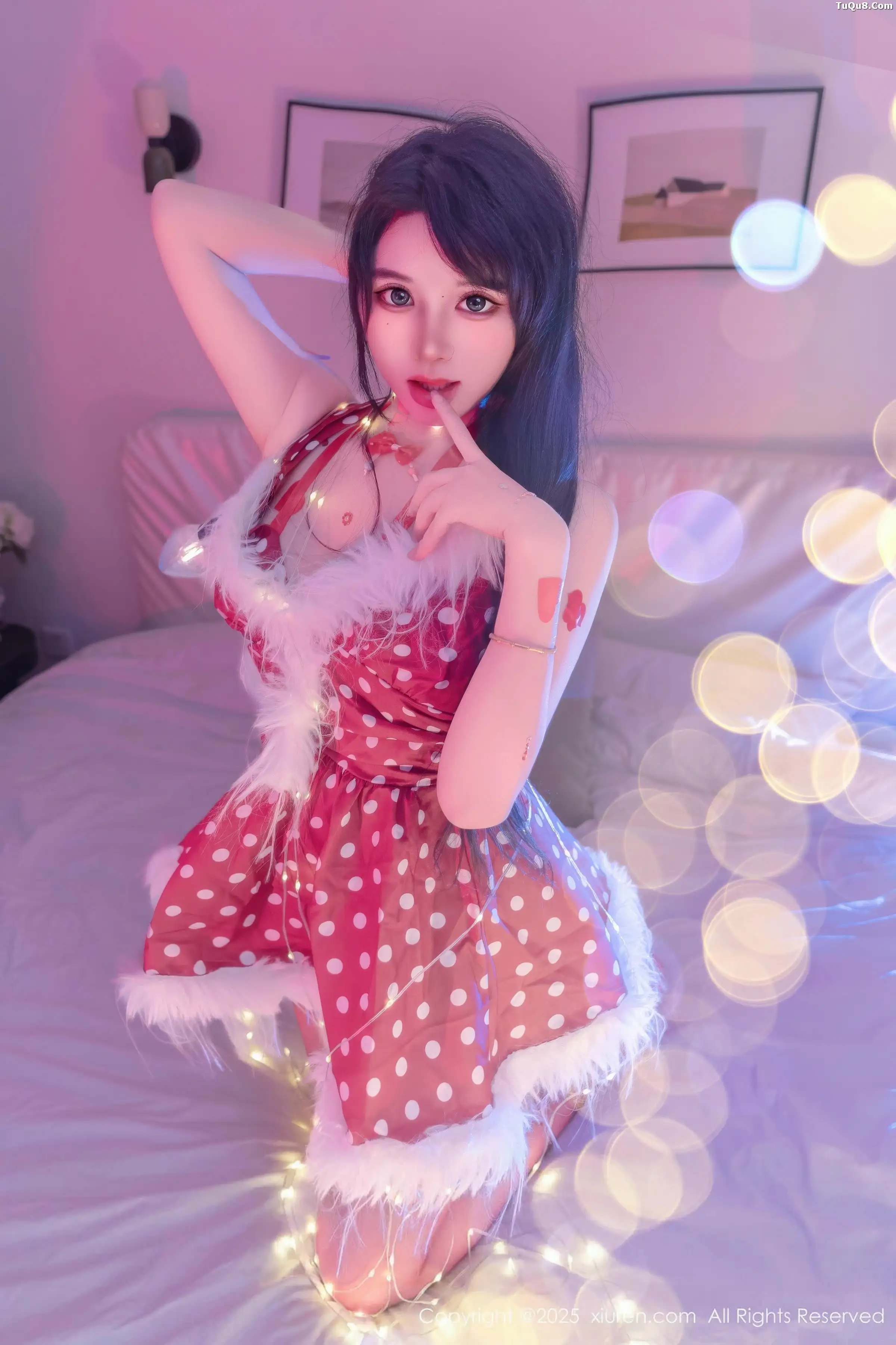 2kmn.vip_[XiuRen秀人网]No.11154_模特汐汐爱吃草莓性感红色情趣内衣配红丝吊袜秀惹火身材诱惑写真78P