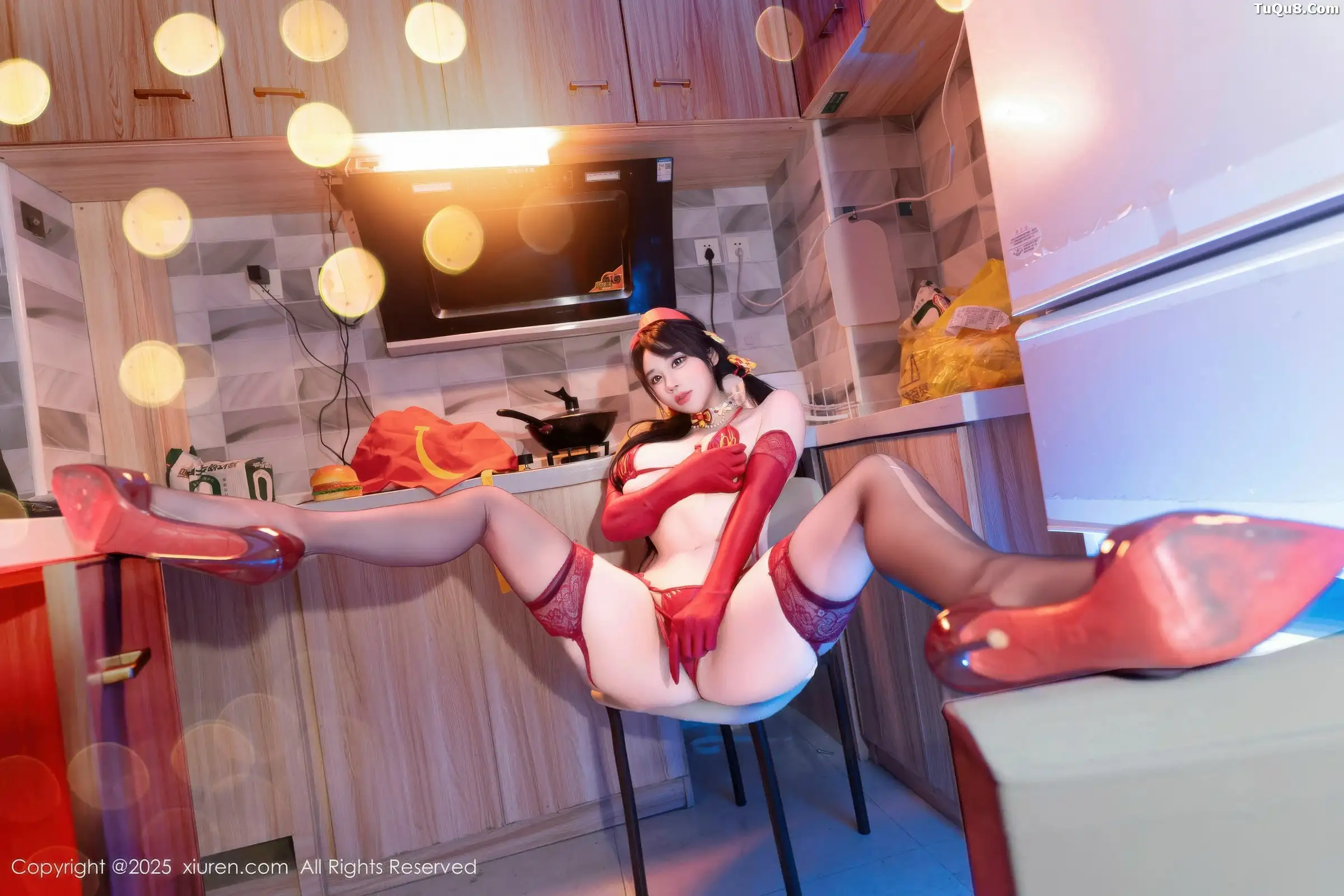 2kmn.vip_[XiuRen秀人网]No.11154_模特汐汐爱吃草莓性感红色情趣内衣配红丝吊袜秀惹火身材诱惑写真78P