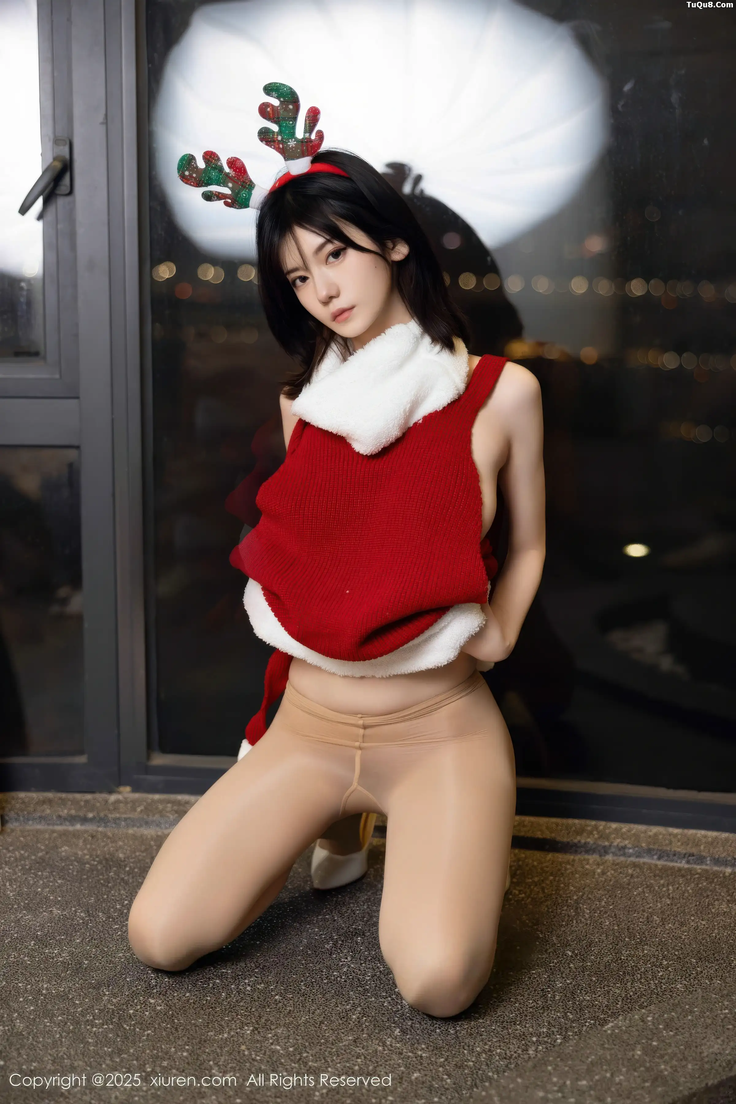 2kmn.vip_[XiuRen秀人网]No.11158_模特凌七七性感红色开背毛衣配超薄肉丝秀曼妙身姿撩人诱惑写真86P