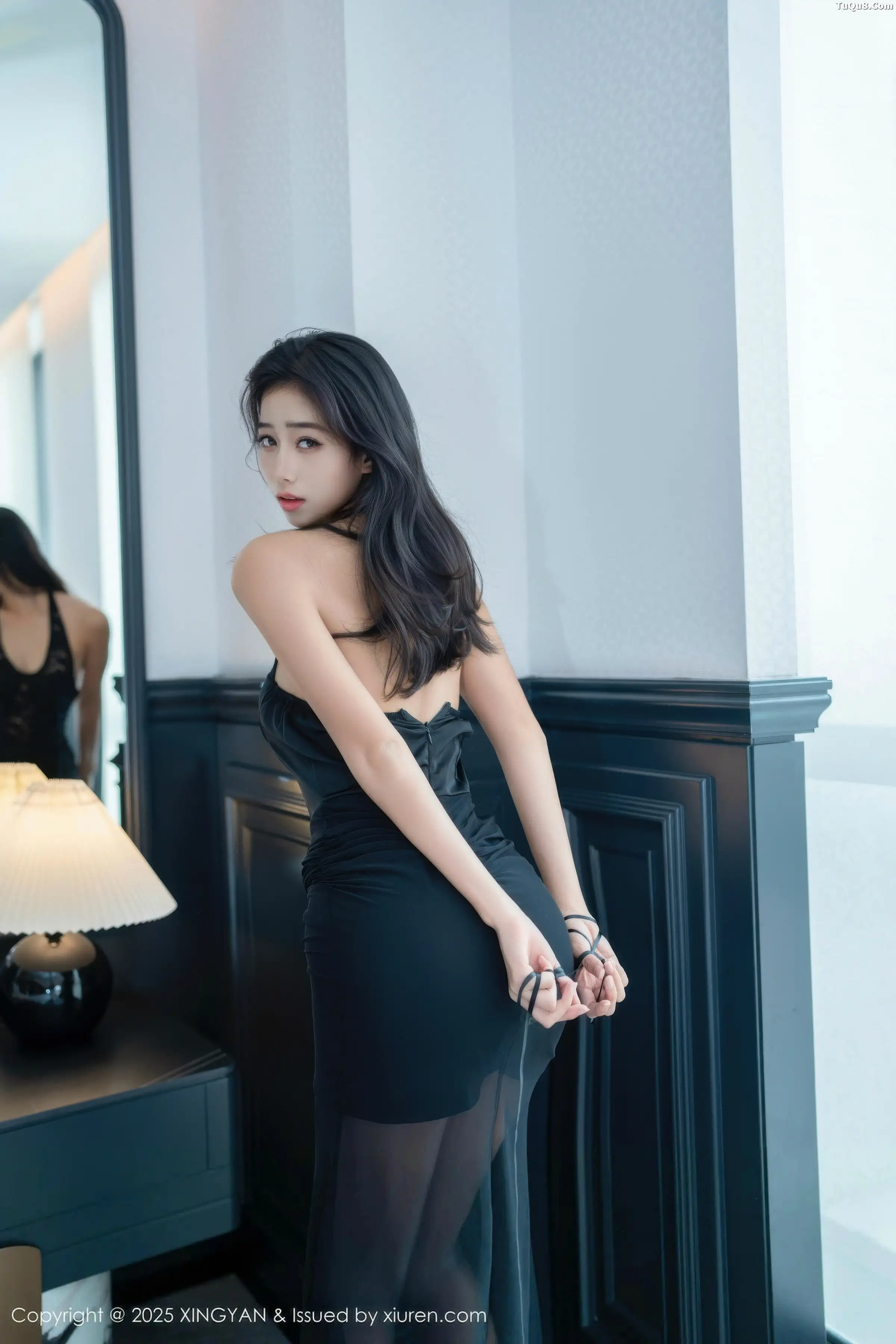 2kmn.vip_[XINGYAN星颜社]VOL.451_模特时安安性感黑色连衣裙配超薄无内黑丝秀柔美身姿诱惑写真76P