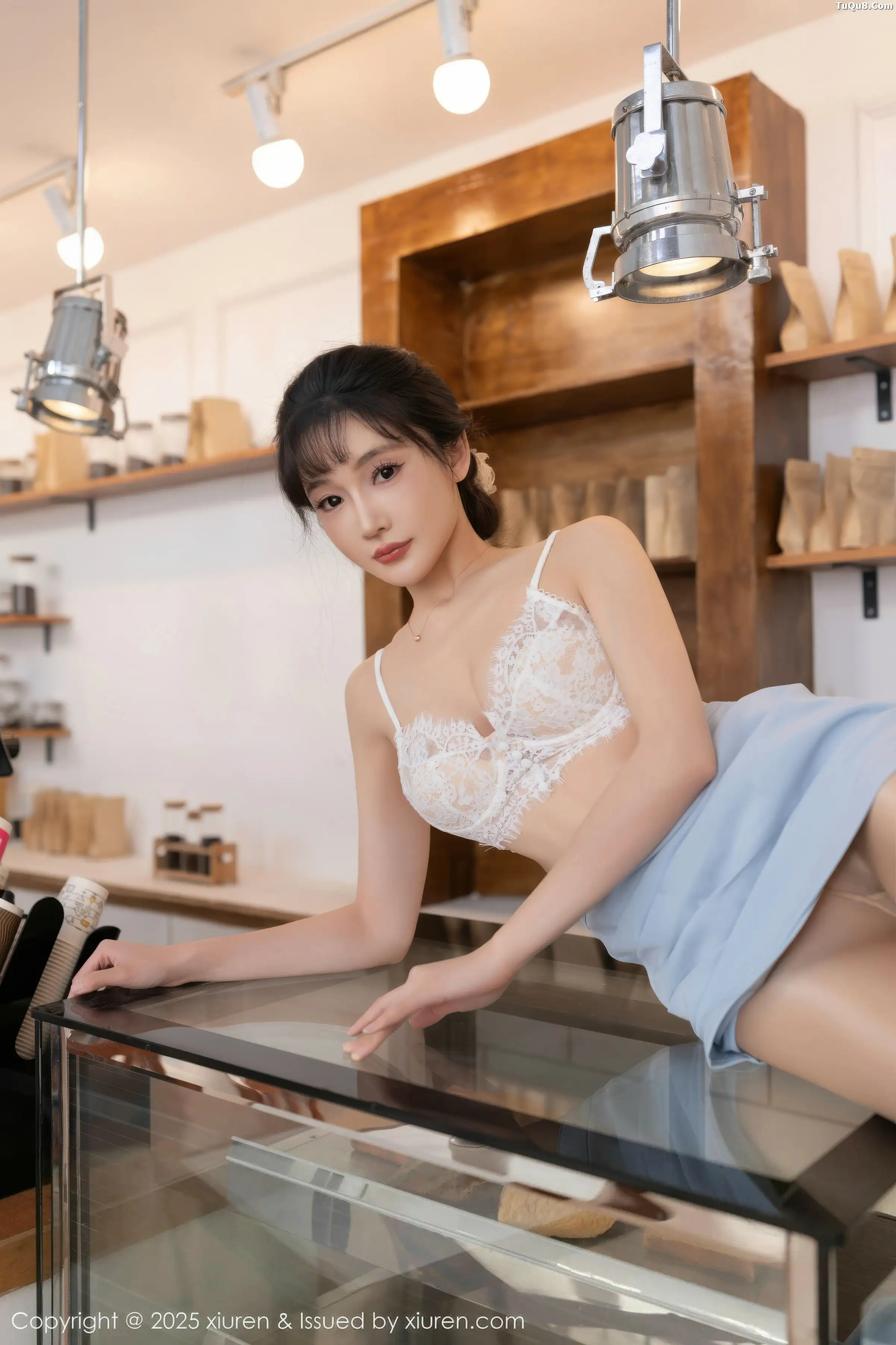 2kmn.vip_[XiuRen秀人网]No.11159_模特陆萱萱性感淡蓝色上衣露白色内衣配超薄肉丝秀美腿诱惑写真80P