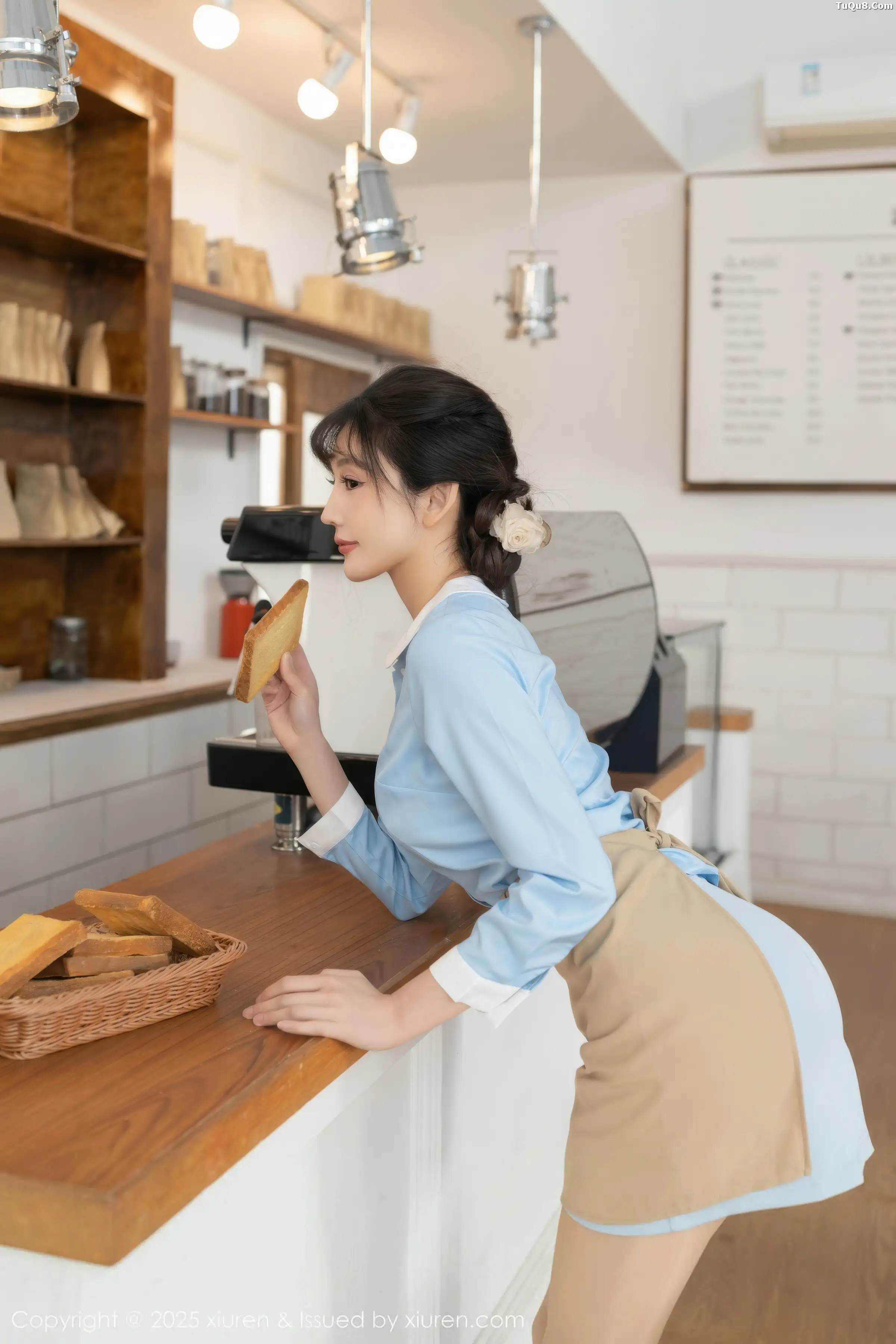 2kmn.vip_[XiuRen秀人网]No.11159_模特陆萱萱性感淡蓝色上衣露白色内衣配超薄肉丝秀美腿诱惑写真80P