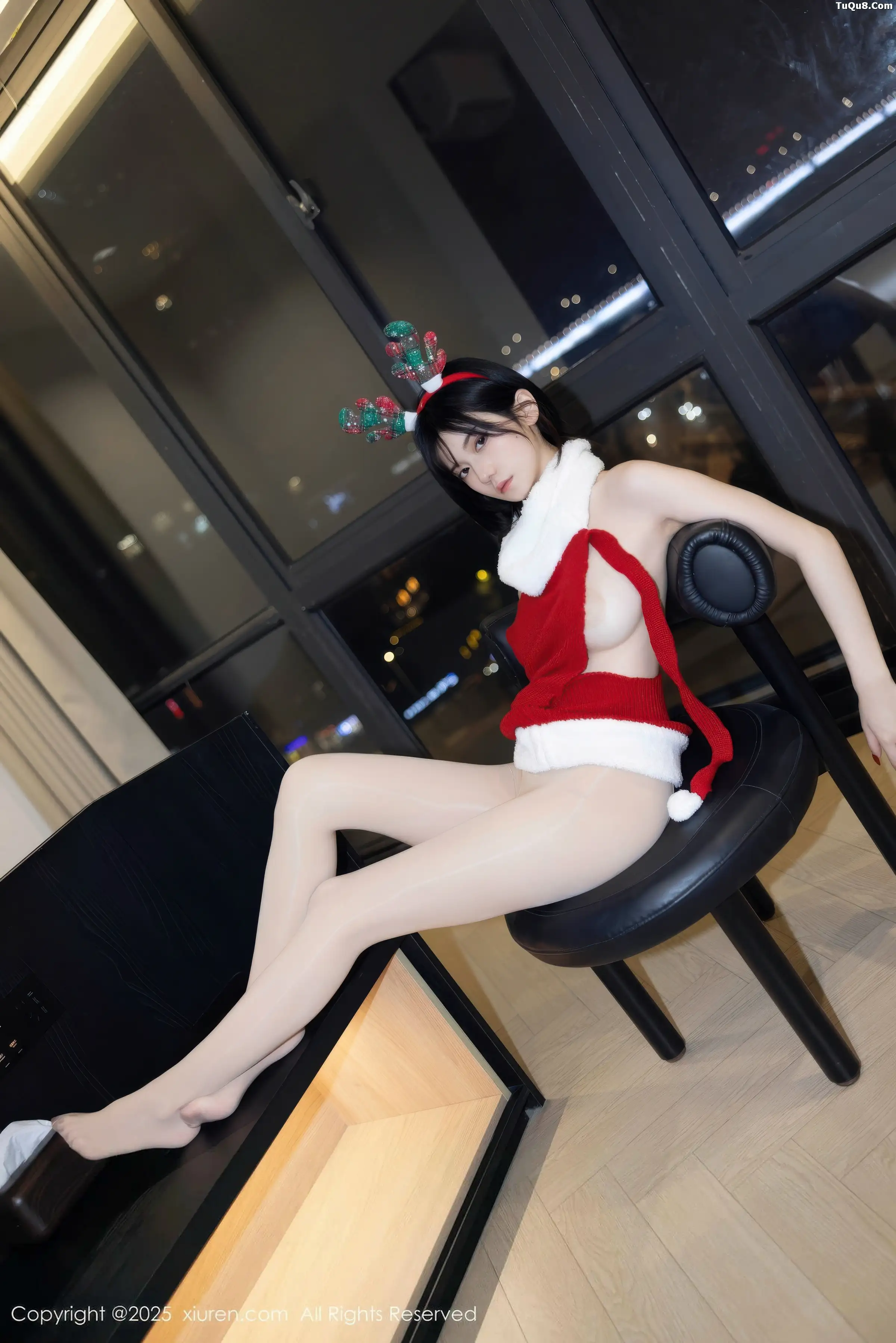 2kmn.vip_[XiuRen秀人网]No.11158_模特凌七七性感红色开背毛衣配超薄肉丝秀曼妙身姿撩人诱惑写真86P