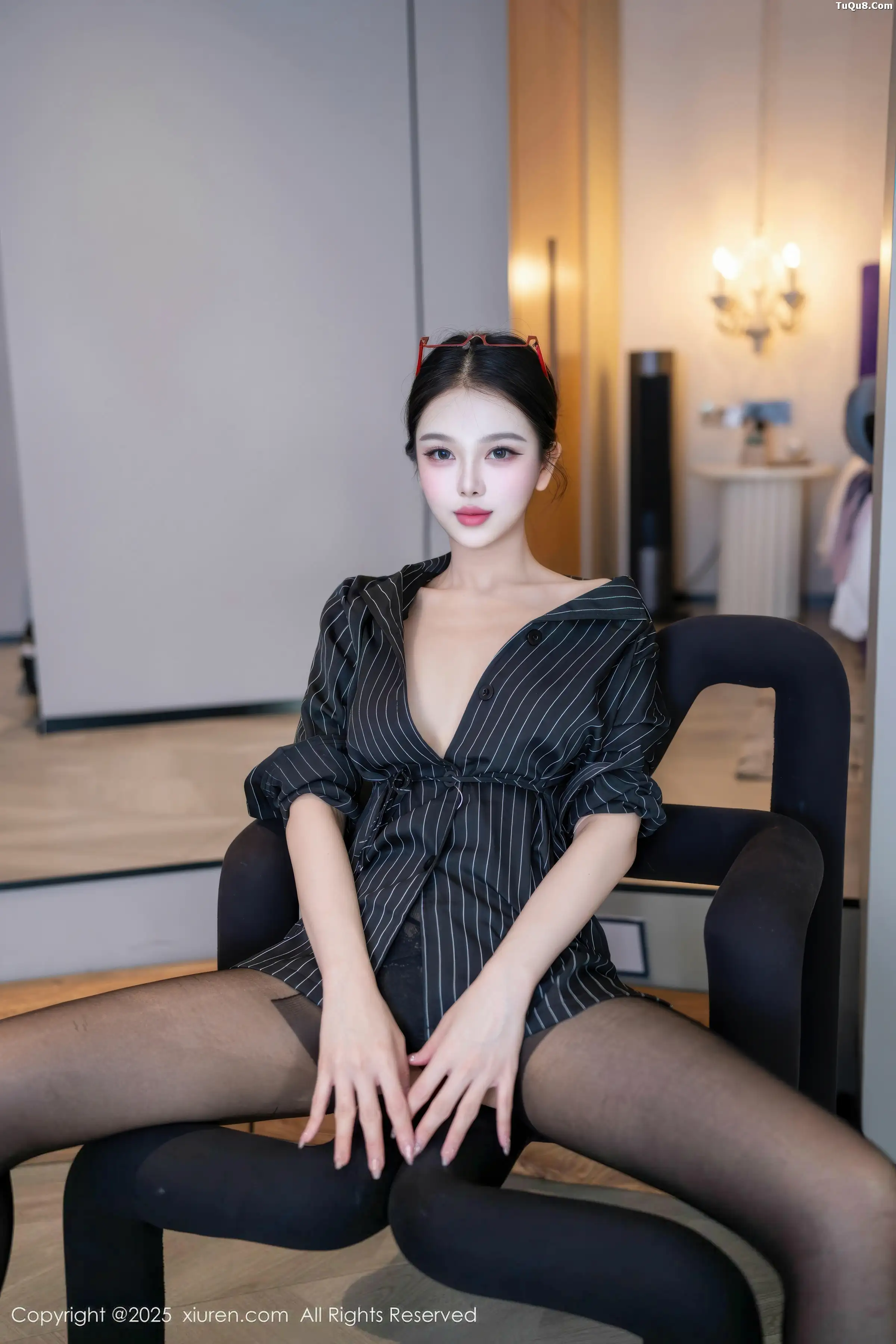 2kmn.vip_[XiuRen秀人网]No.11160_新人模特诺诺子性感黑色衬衫配开档黑丝秀曼妙身姿撩人诱惑写真76P