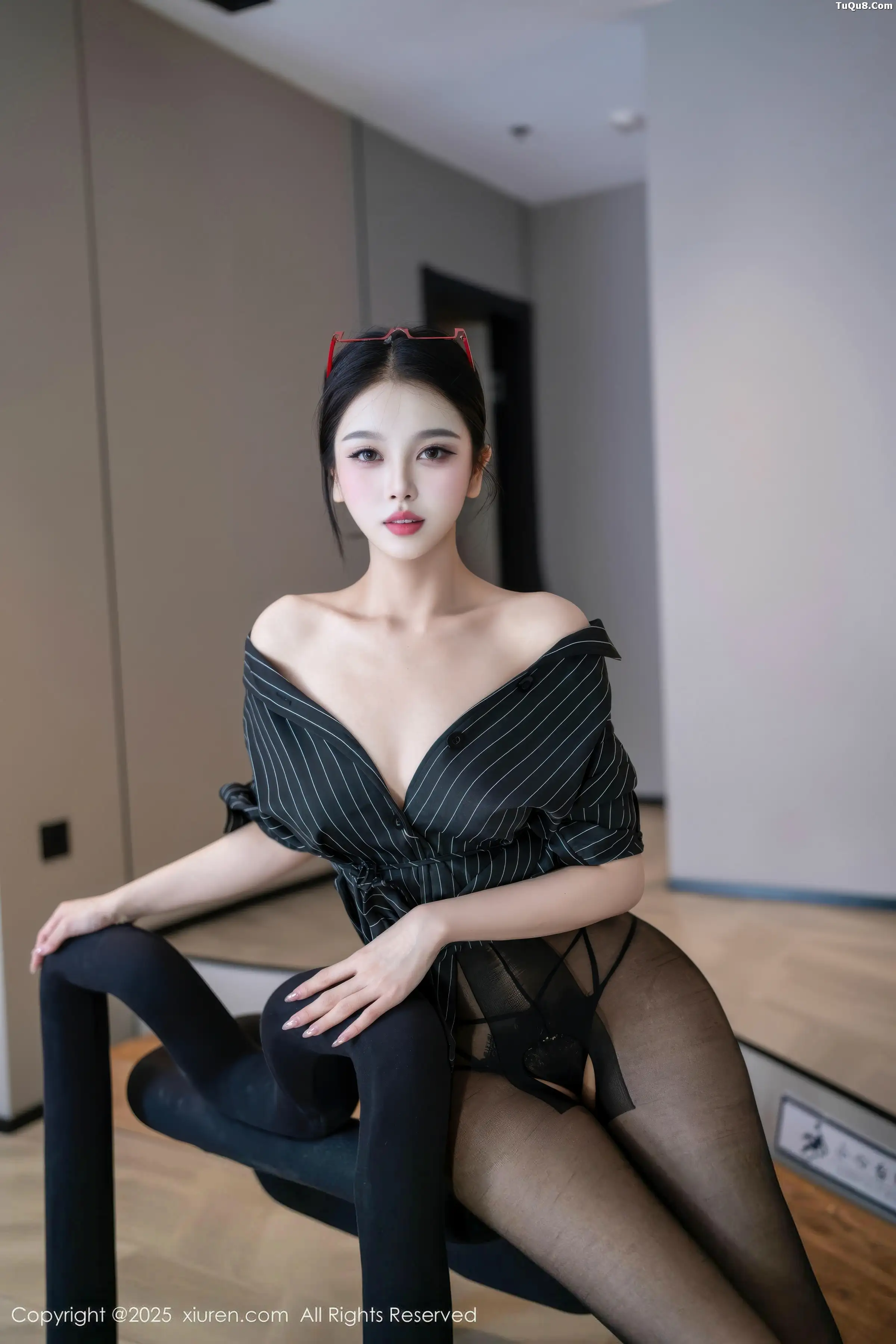 2kmn.vip_[XiuRen秀人网]No.11160_新人模特诺诺子性感黑色衬衫配开档黑丝秀曼妙身姿撩人诱惑写真76P