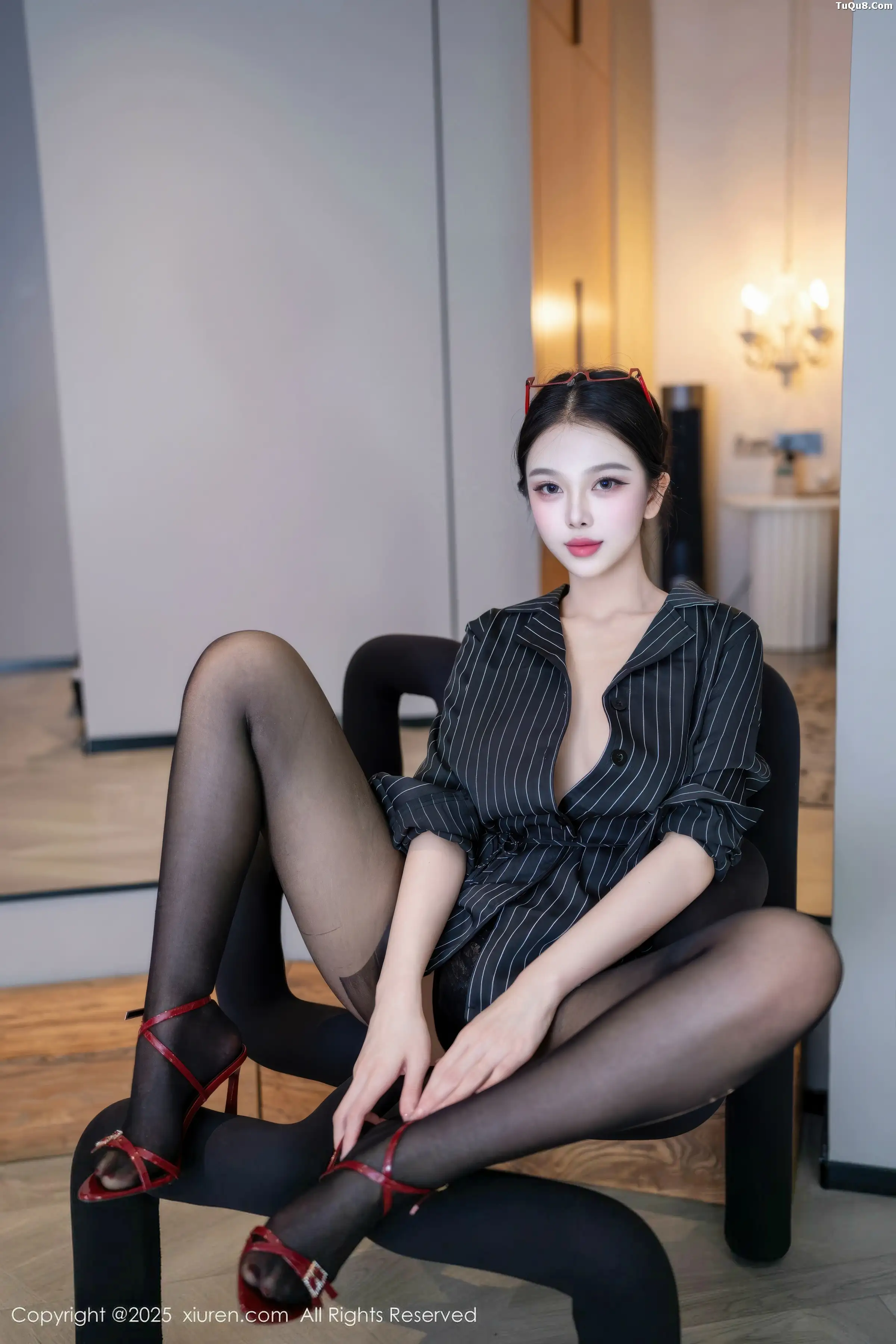 2kmn.vip_[XiuRen秀人网]No.11160_新人模特诺诺子性感黑色衬衫配开档黑丝秀曼妙身姿撩人诱惑写真76P