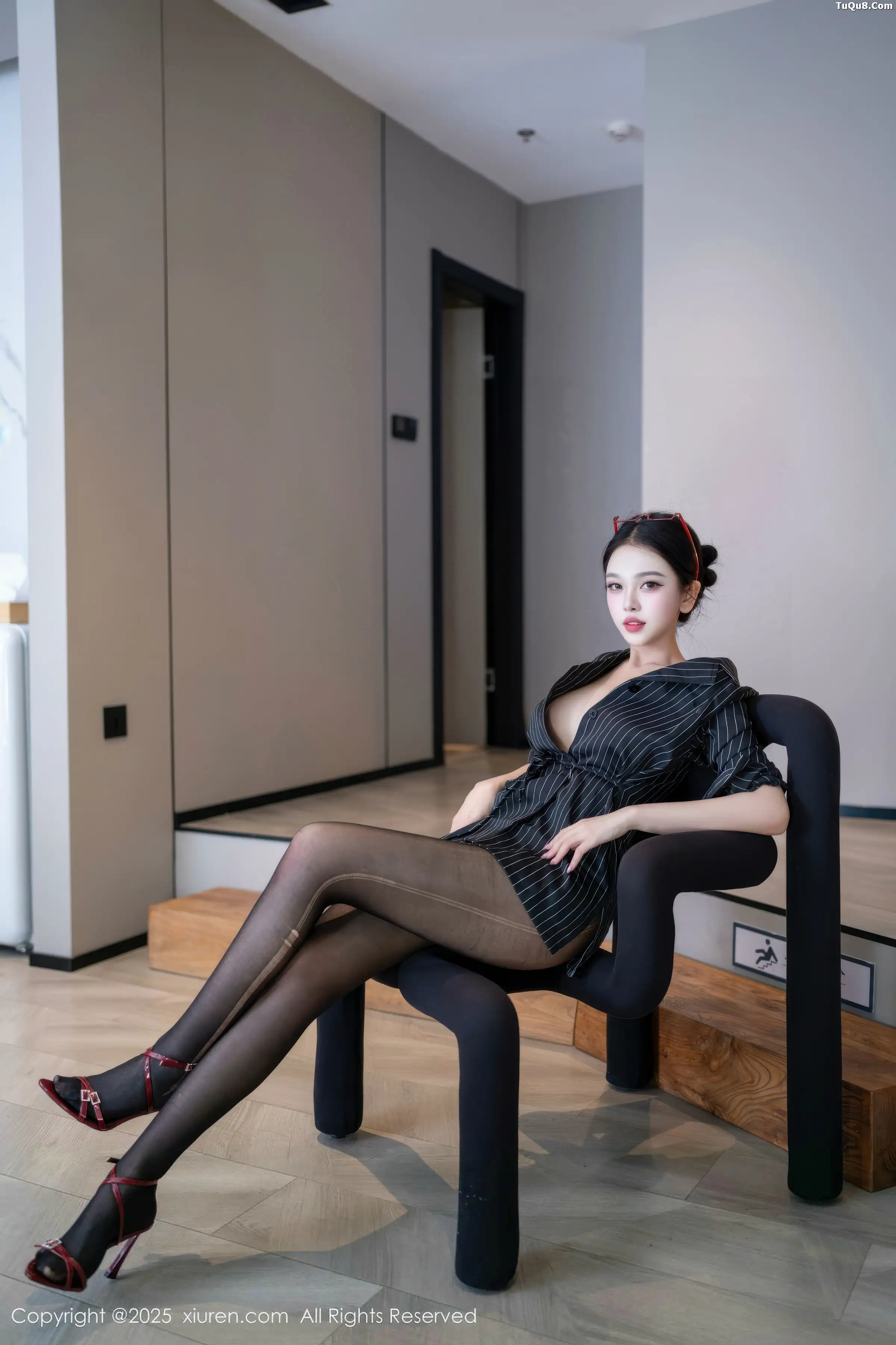 2kmn.vip_[XiuRen秀人网]No.11160_新人模特诺诺子性感黑色衬衫配开档黑丝秀曼妙身姿撩人诱惑写真76P