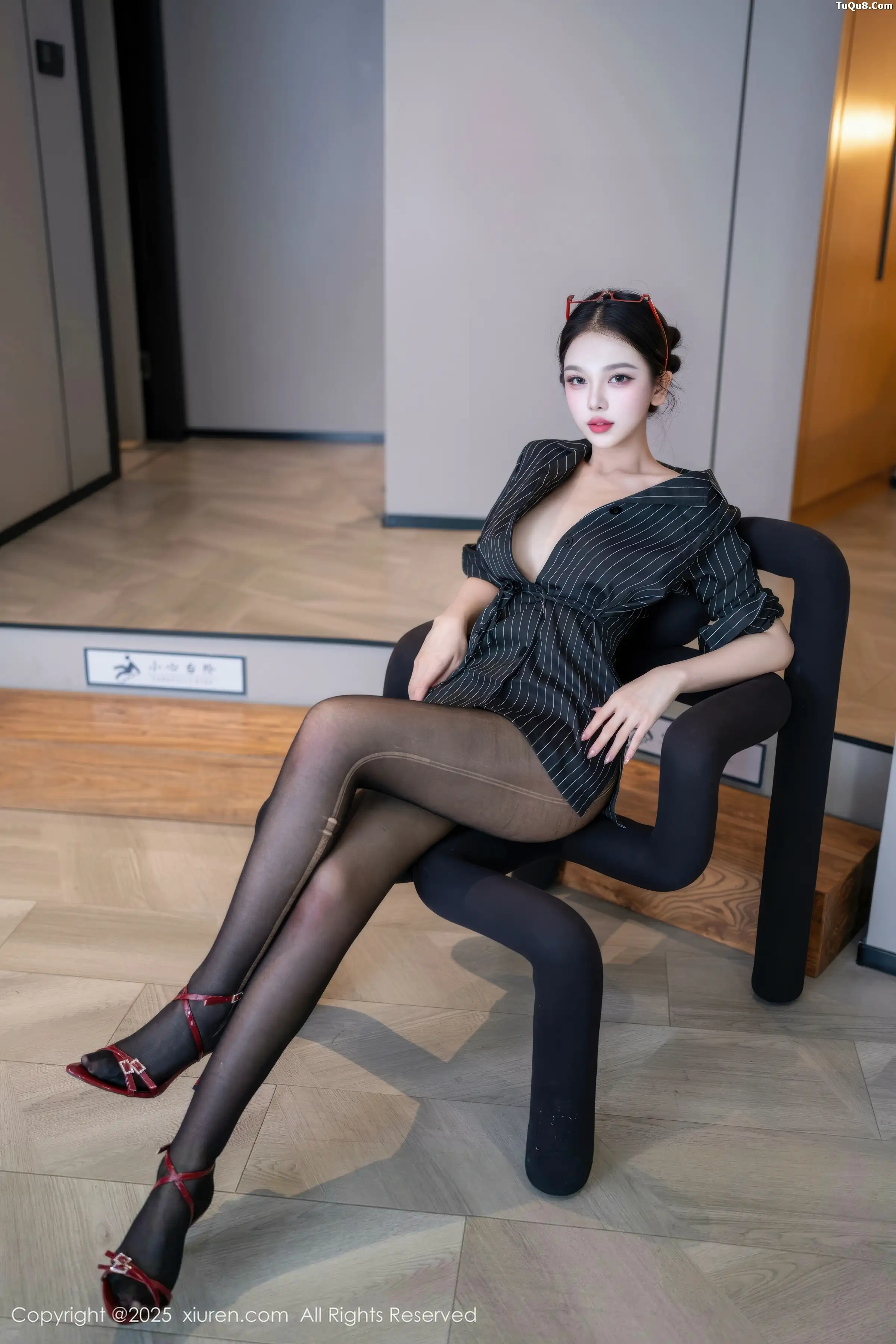 2kmn.vip_[XiuRen秀人网]No.11160_新人模特诺诺子性感黑色衬衫配开档黑丝秀曼妙身姿撩人诱惑写真76P