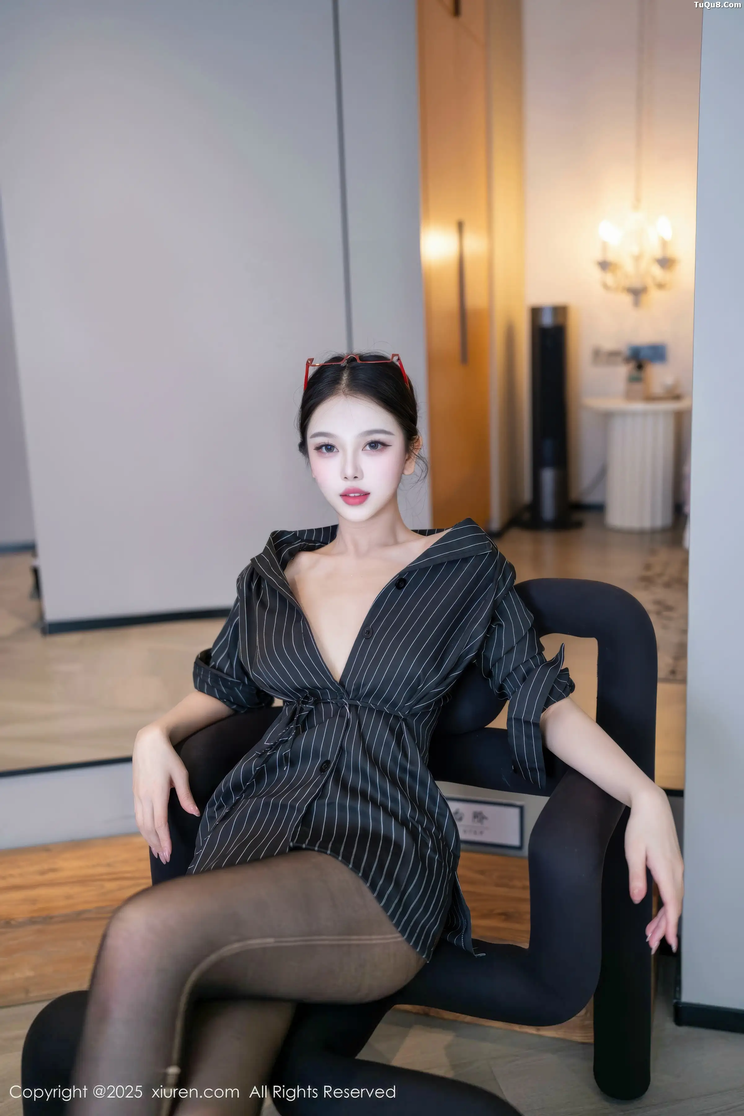 2kmn.vip_[XiuRen秀人网]No.11160_新人模特诺诺子性感黑色衬衫配开档黑丝秀曼妙身姿撩人诱惑写真76P