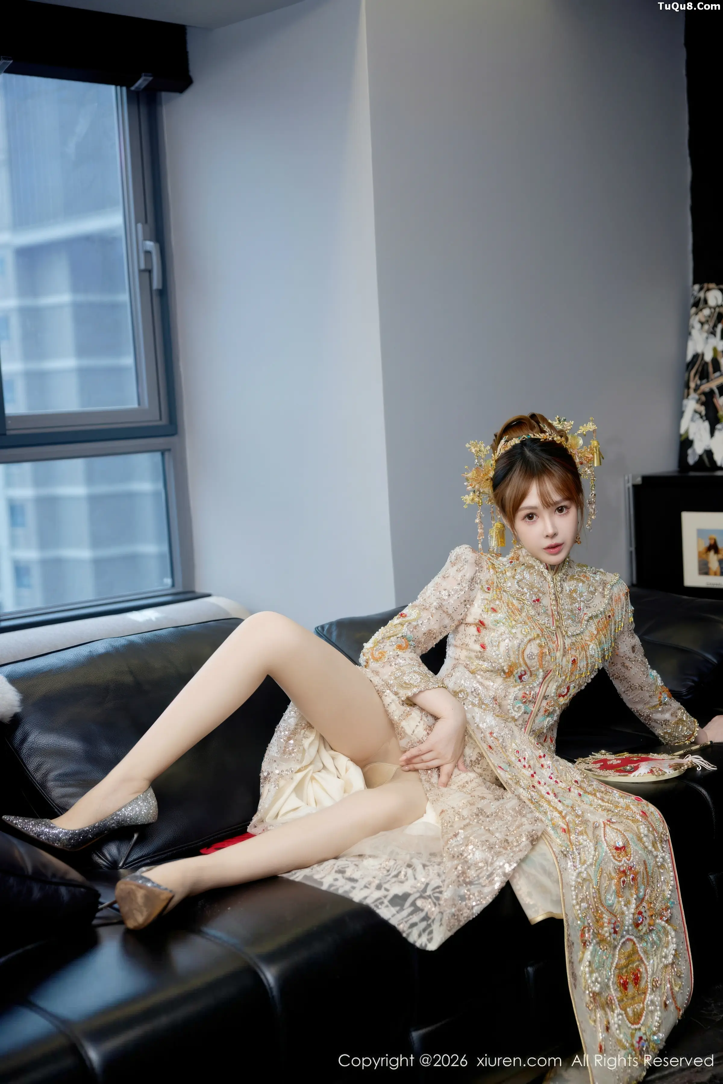 2kmn.vip_[XiuRen秀人网]No.11317_模特Evelyn性感秀禾服饰露红色内衣配超薄肉丝秀曼妙身姿诱惑写真63P