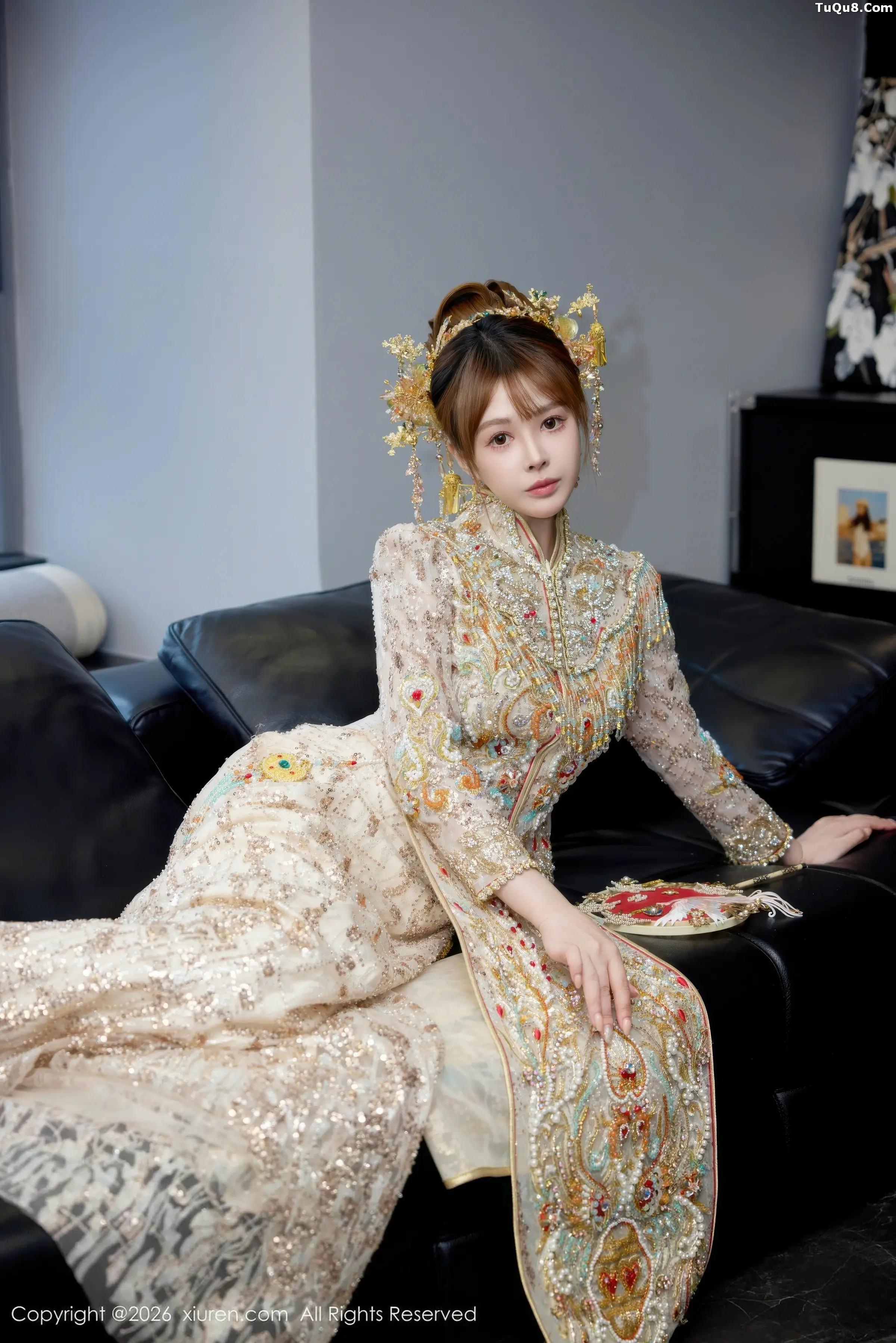 2kmn.vip_[XiuRen秀人网]No.11317_模特Evelyn性感秀禾服饰露红色内衣配超薄肉丝秀曼妙身姿诱惑写真63P